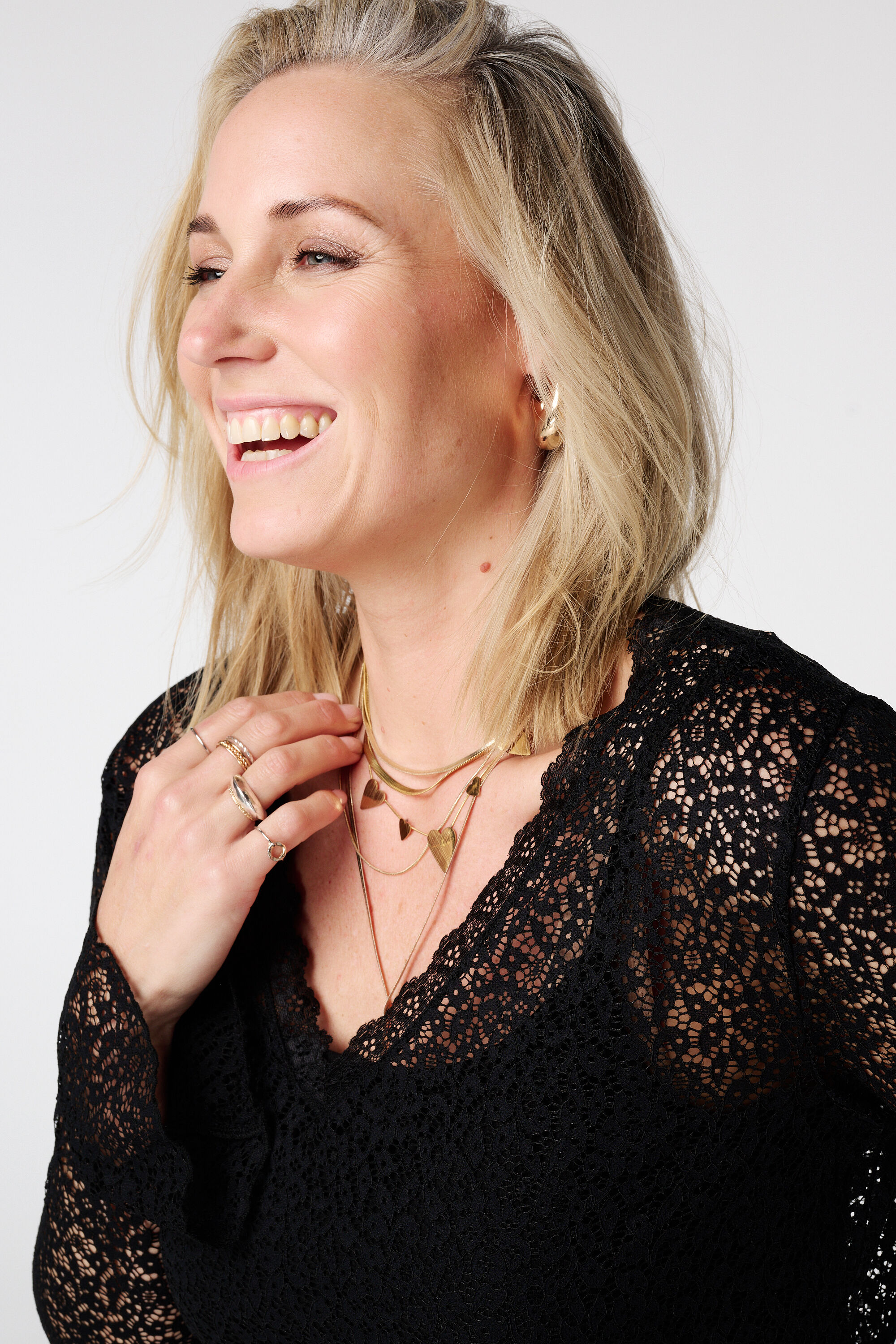 Haut en dentelle avec manches trompette image number 4