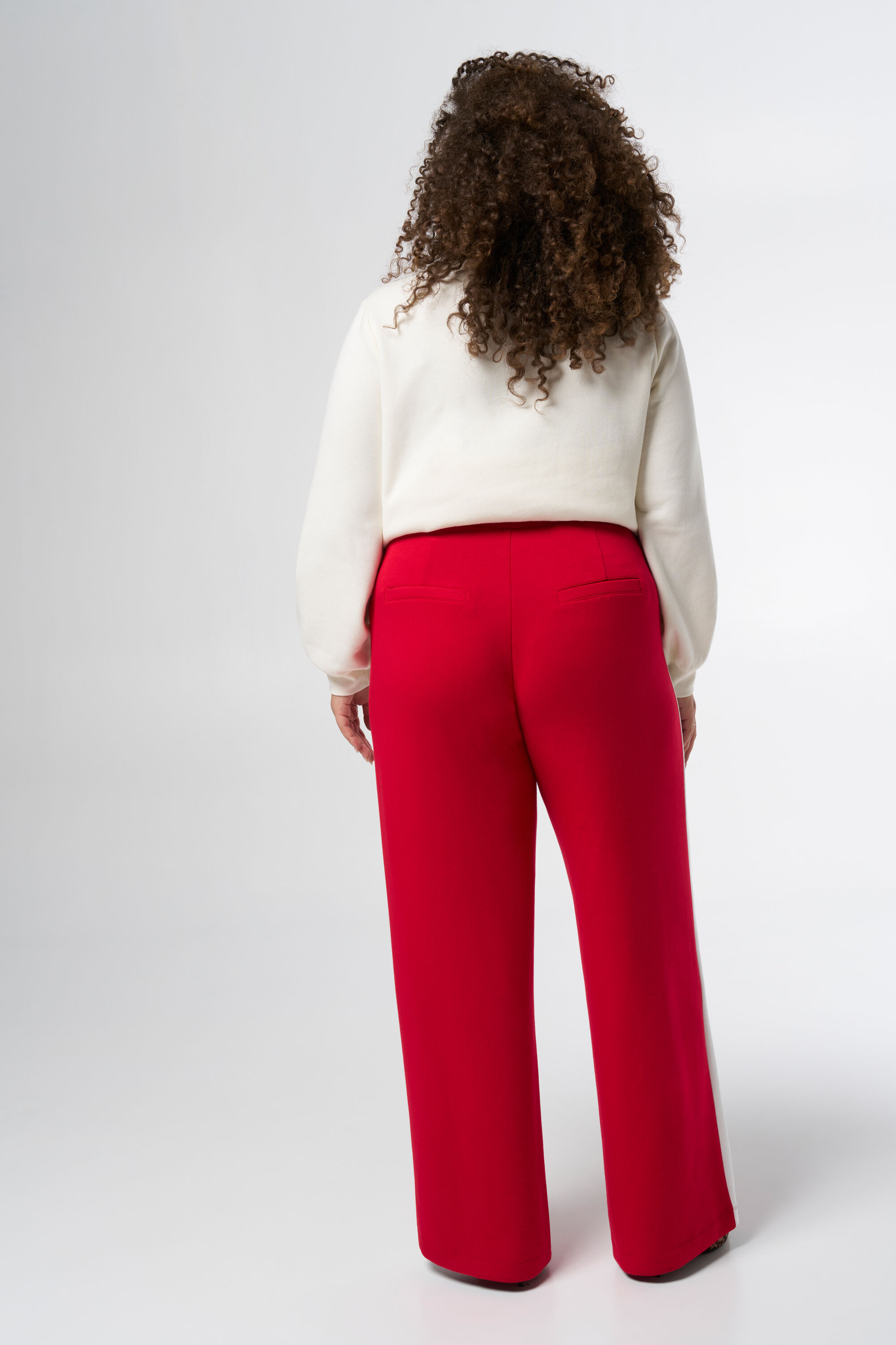 Pantalon avec rayures contrastantes image number 3