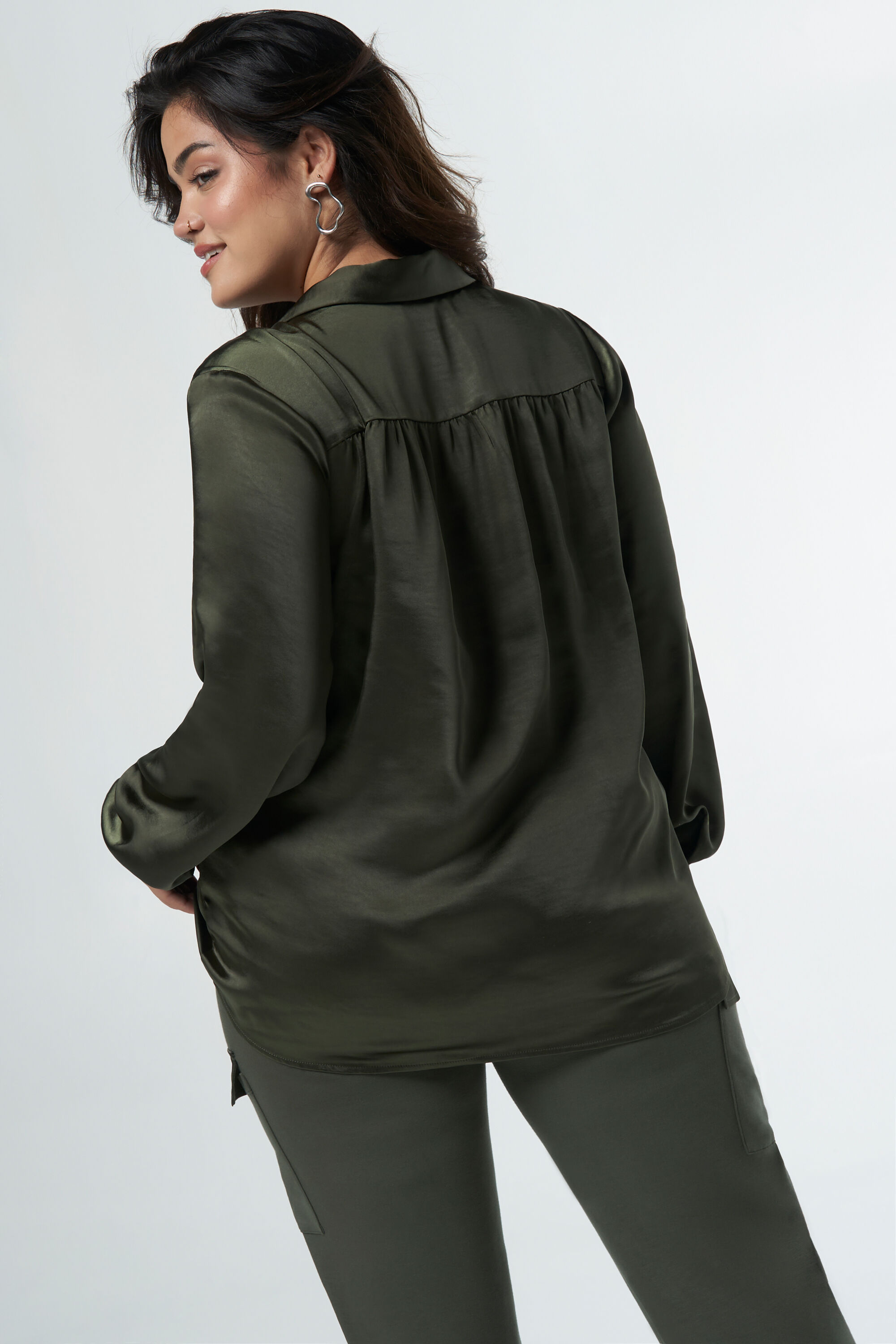 Chemisier avec aspect satin&eacute; image number 3