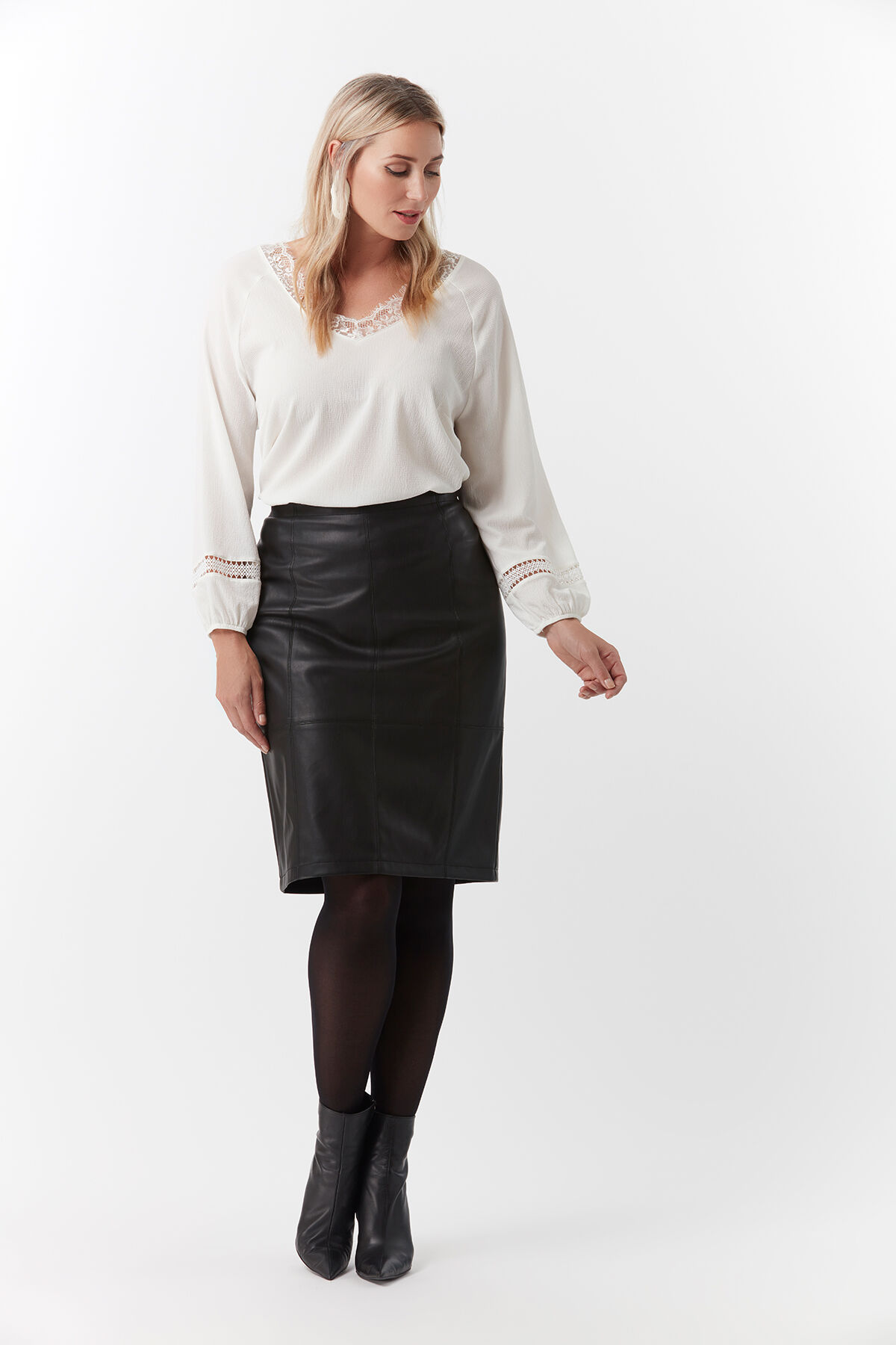 Chemisier avec col en dentelle  image number 3