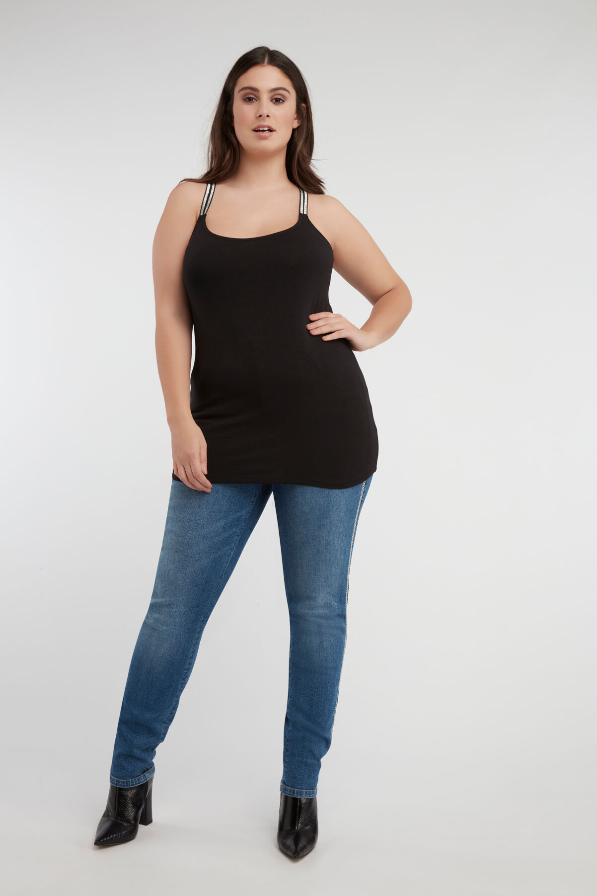 Haut avec des bretelles crois&eacute;es en lurex image number 3