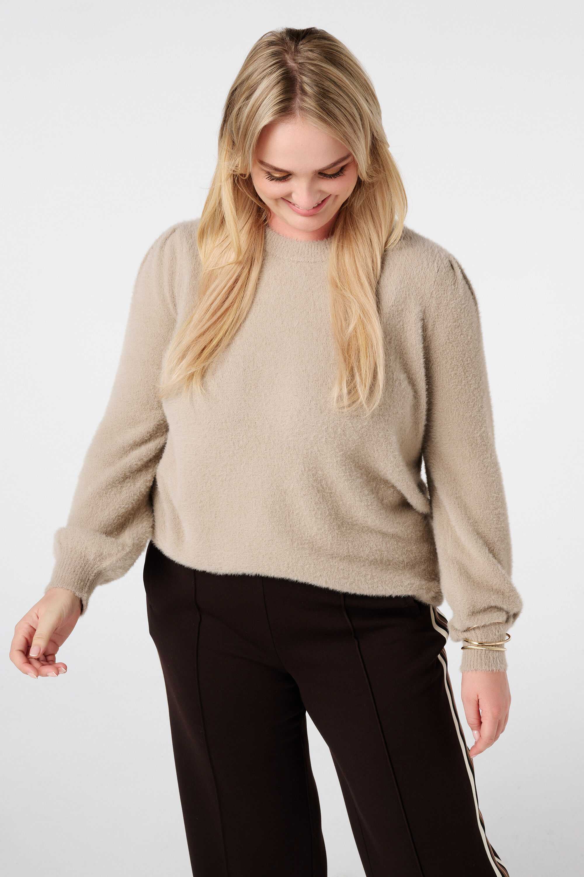 Pull tricot&eacute; en fil doux