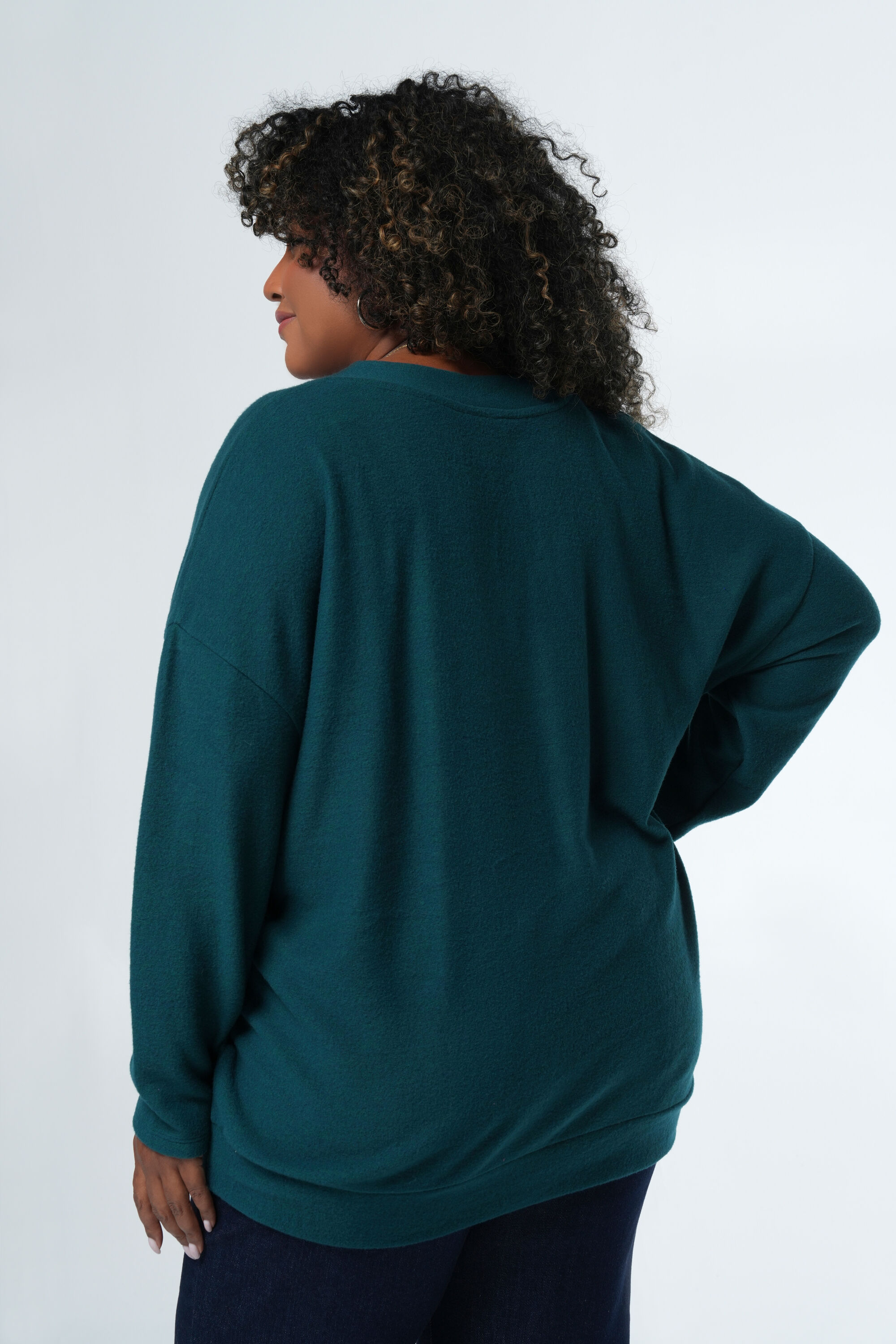 Top ample image number 3