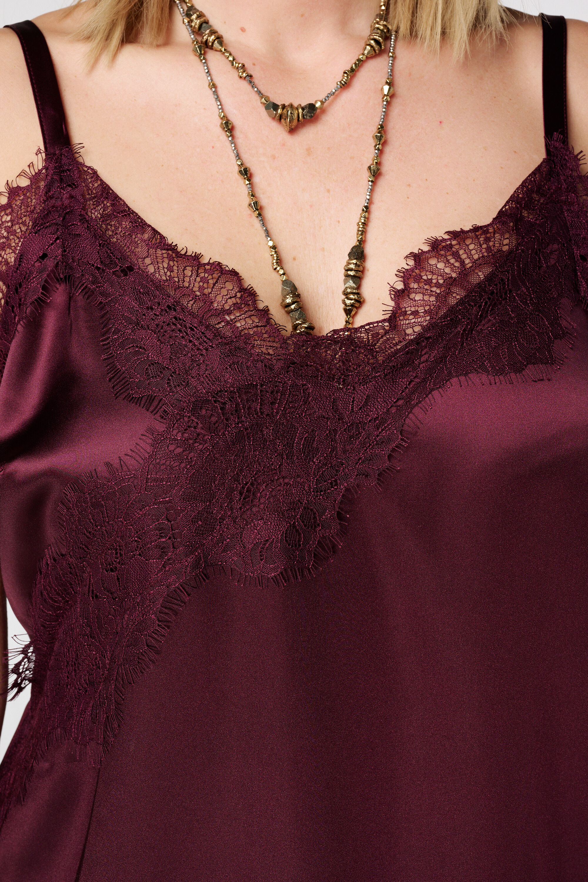 Top asym&eacute;trique en satin avec dentelle image number 6