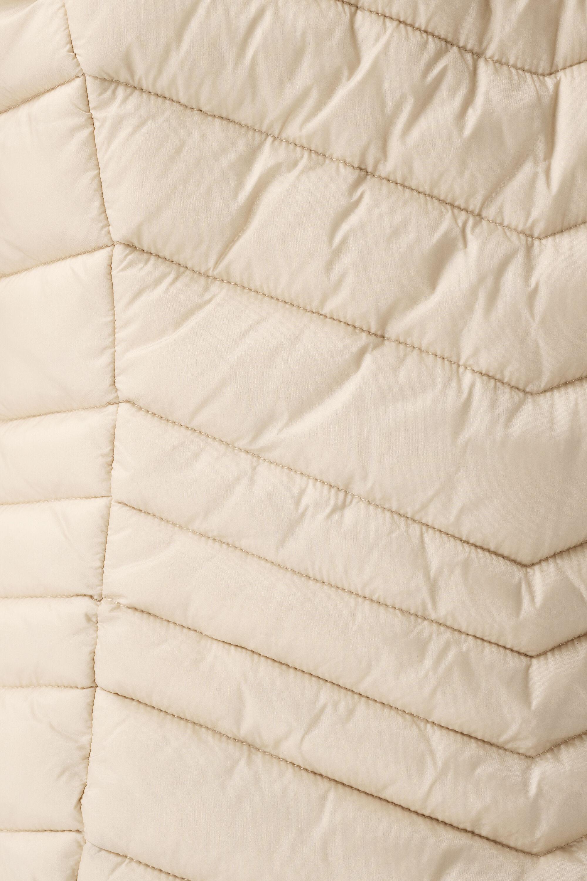 Veste l&eacute;g&egrave;rement matelass&eacute;e image number 6