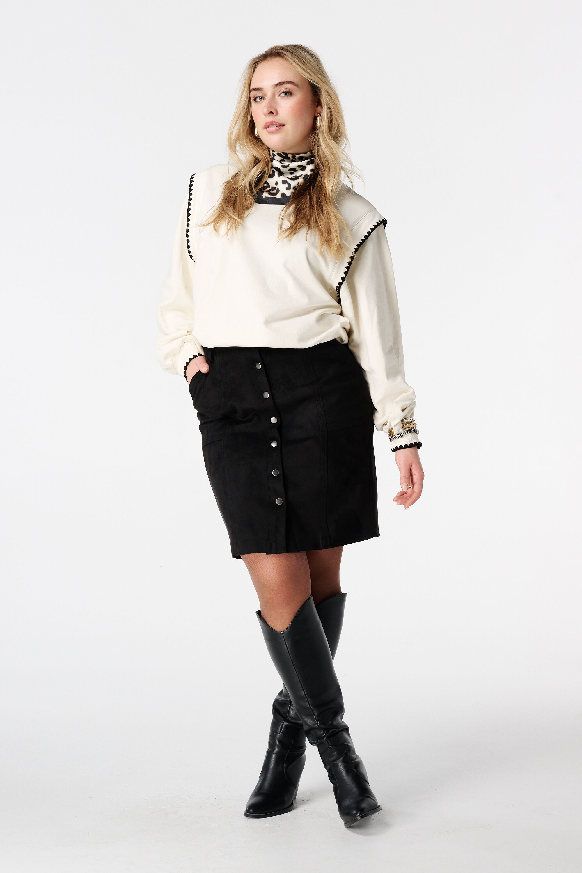 Jupe en su&eacute;dine