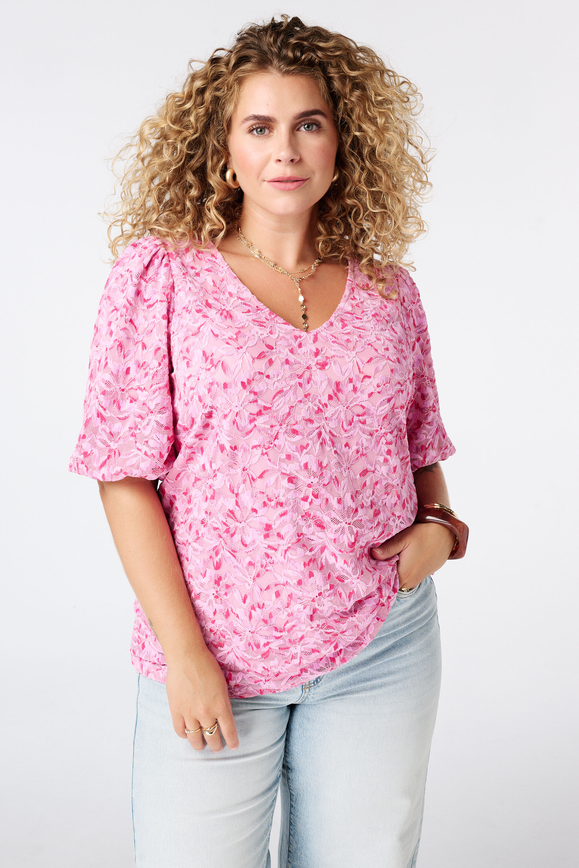 Top avec d&eacute;tails en dentelle