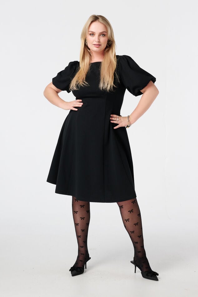 Robe avec découpes structurantes image number 0