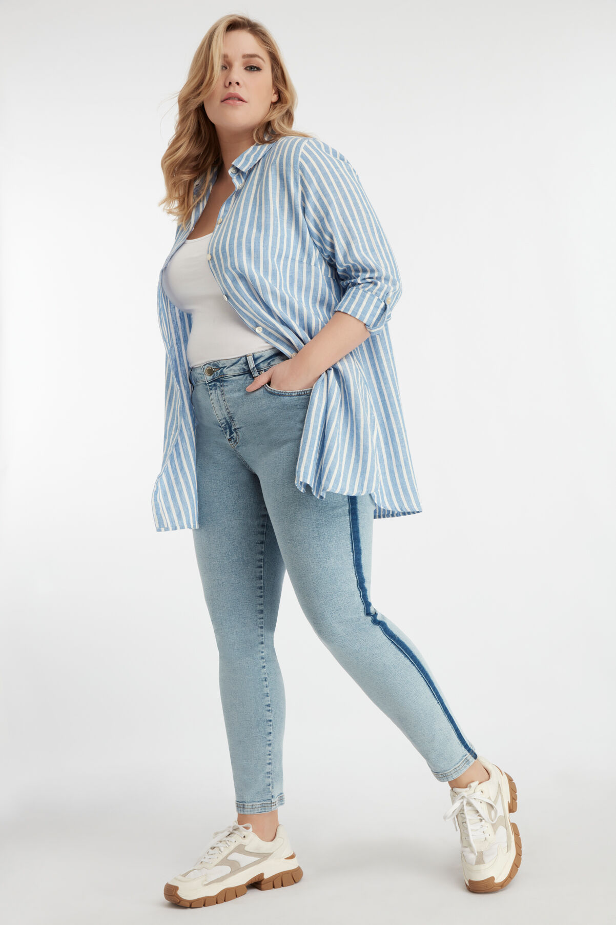 Chemisier long ray&eacute; image number 5