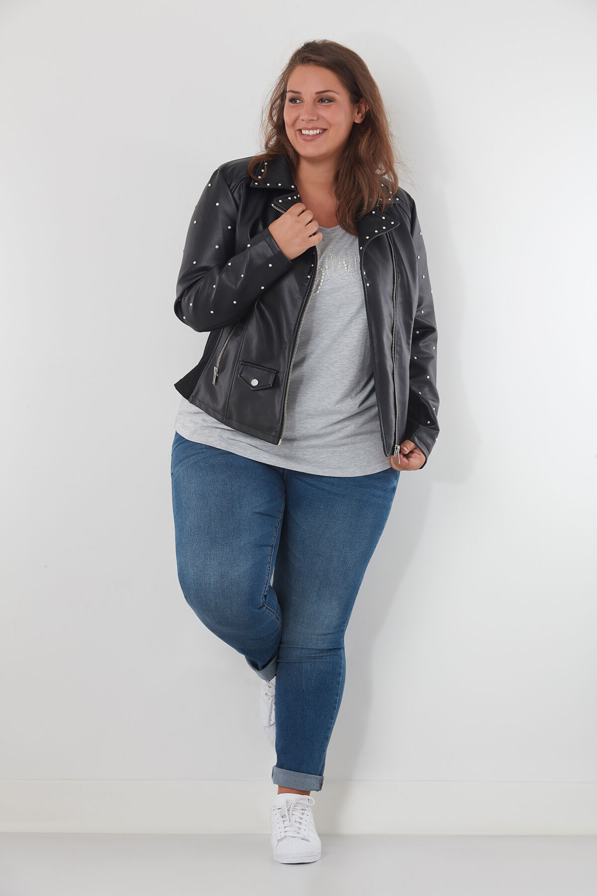 Veste en simili cuir avec perles image number 3