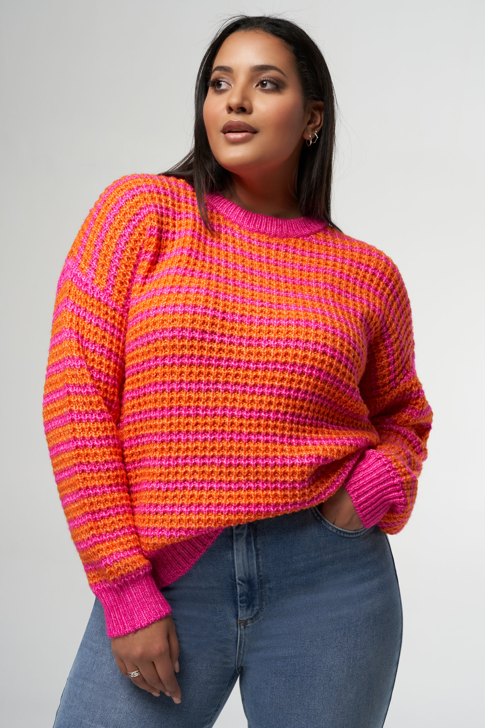 Pull en maille bicolore image number 6