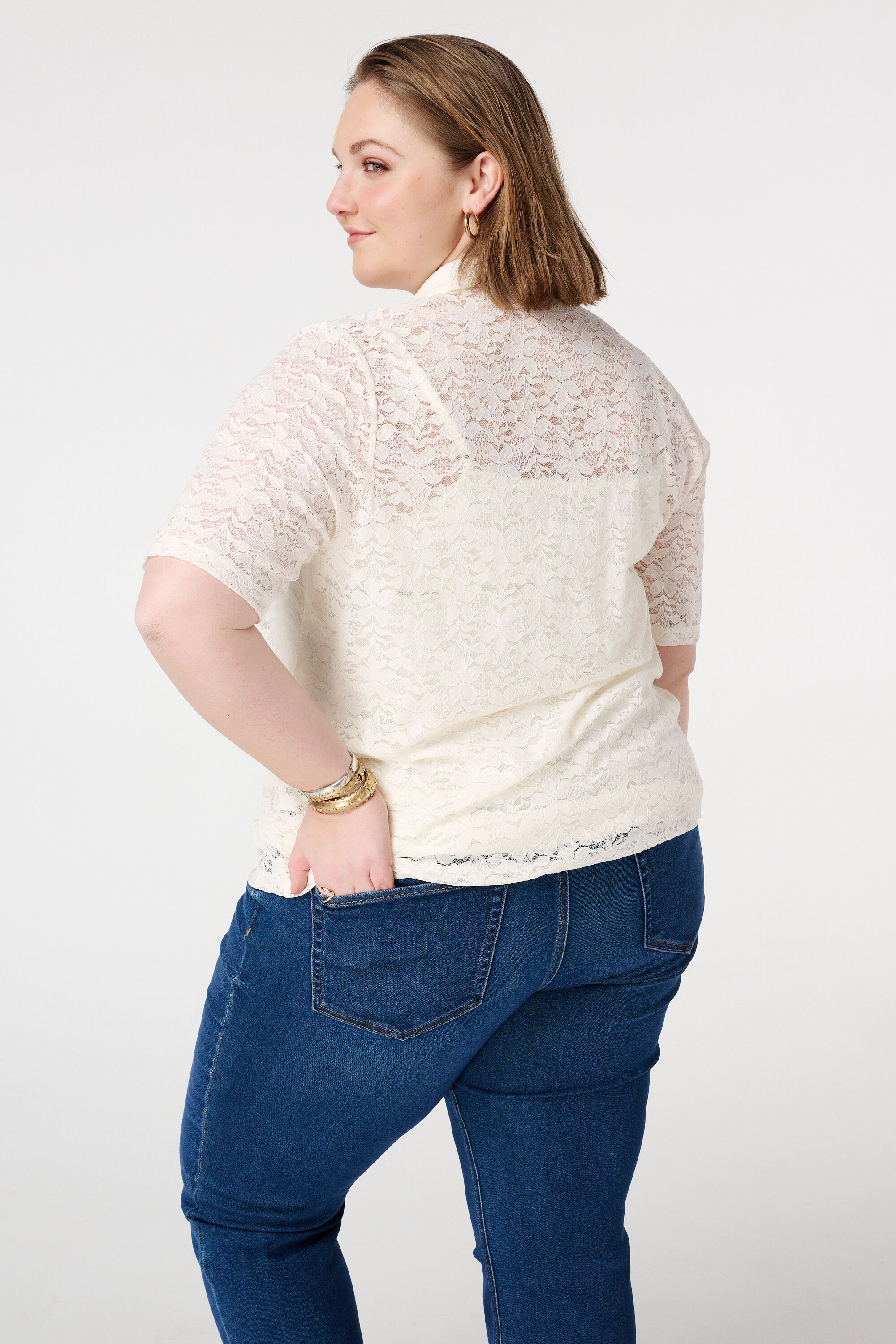 Top en dentelle &agrave; manches courtes image number 3