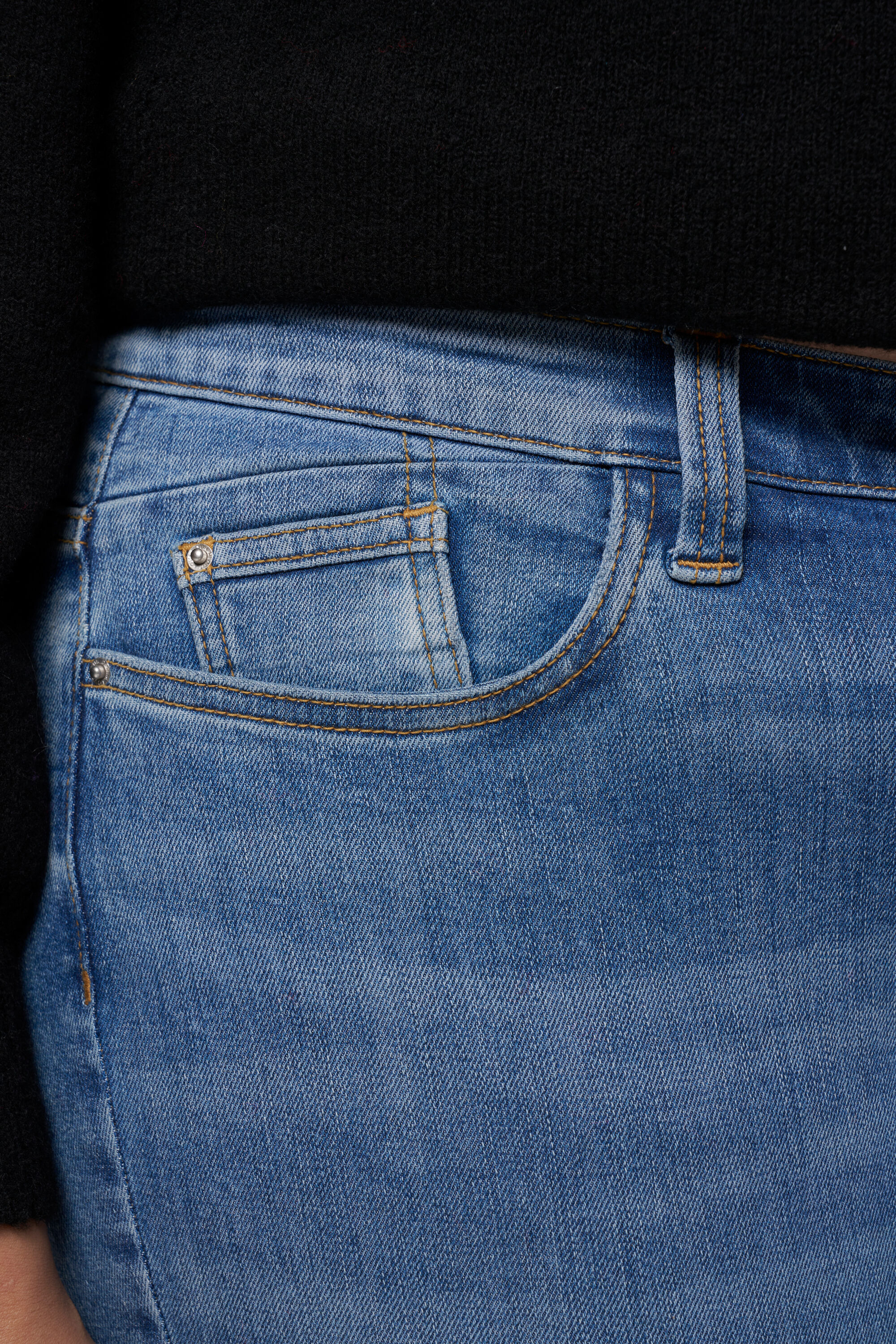 Jean slim IRIS avec stretch image number 4