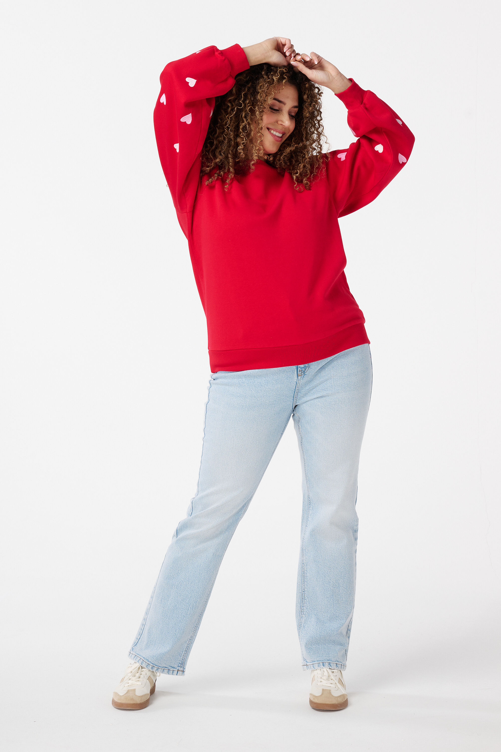 Pull avec motif en forme de c&oelig;ur image number 5