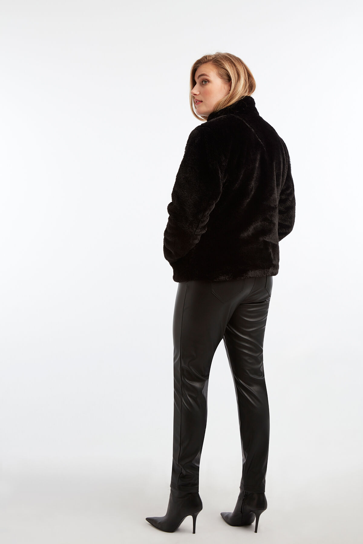 Manteau en fausse fourrure image number 4