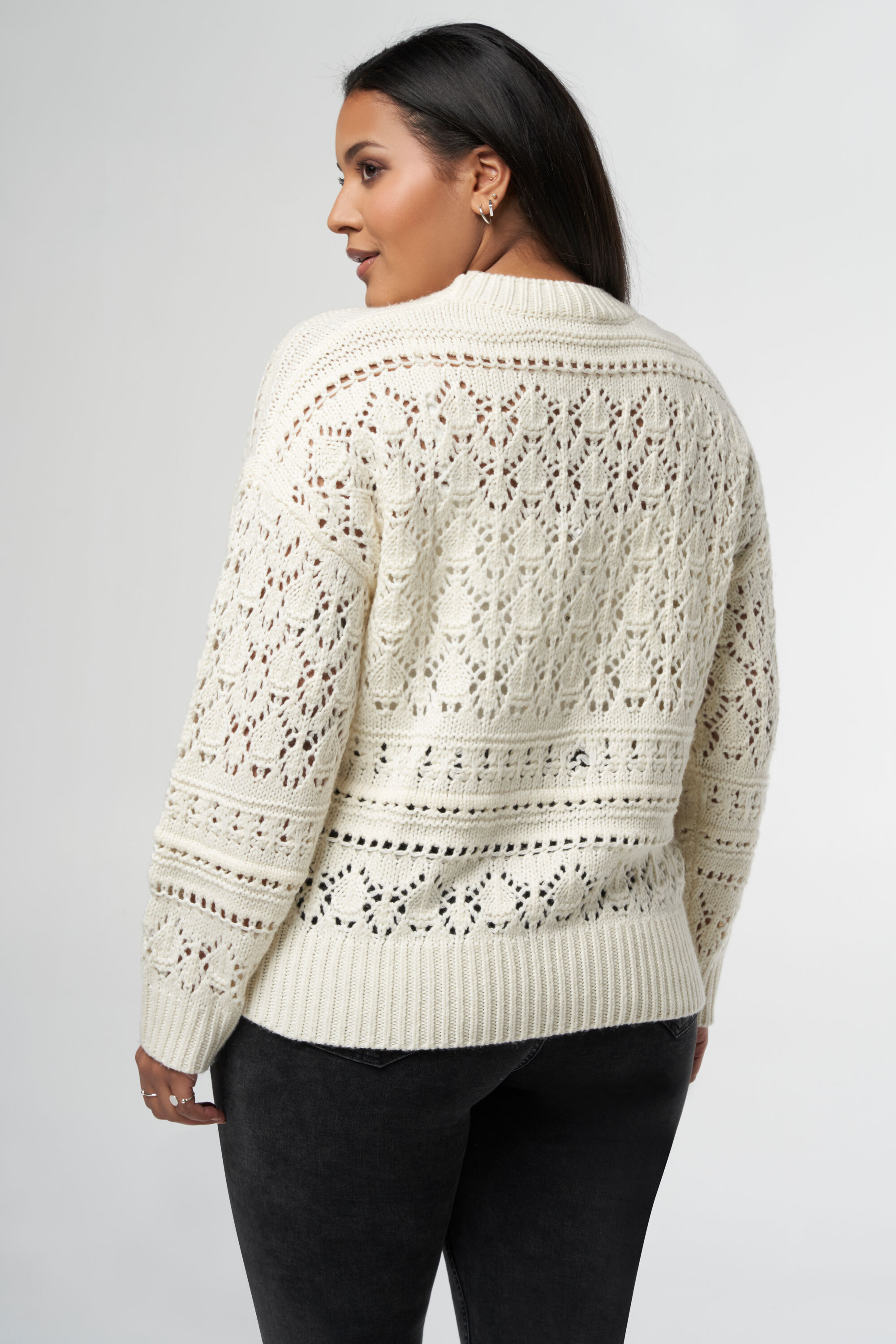 Pull en maille avec motif ajour&eacute;  image number 3