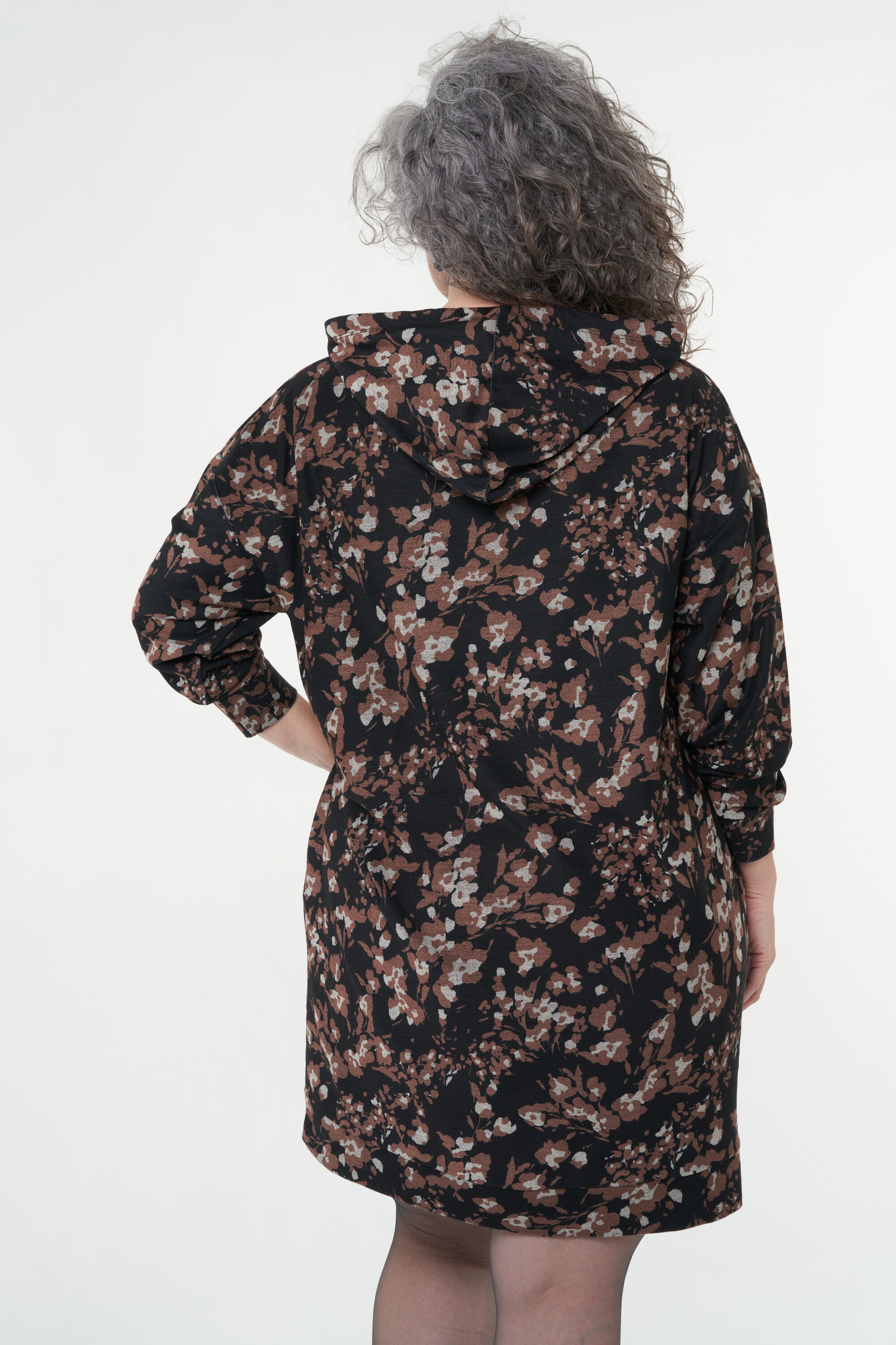 Robe-sweat &agrave; capuche image number 4