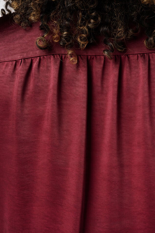 Blouse aspect satiné image number 6