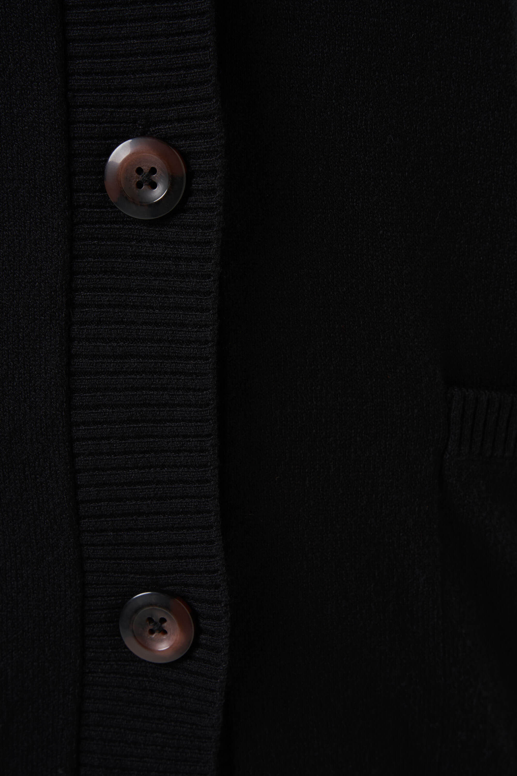 Gilet en maille &agrave; boutons image number 5