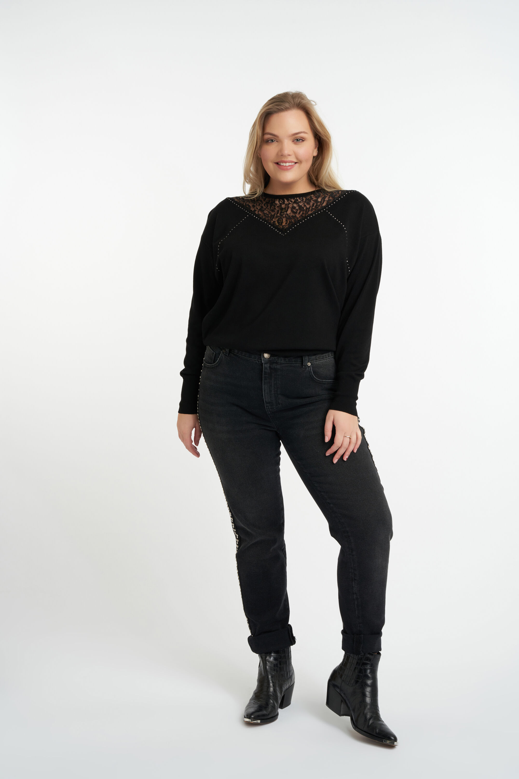 Haut en crochet avec motif ajour&eacute; et taille &agrave; cordon image number 5