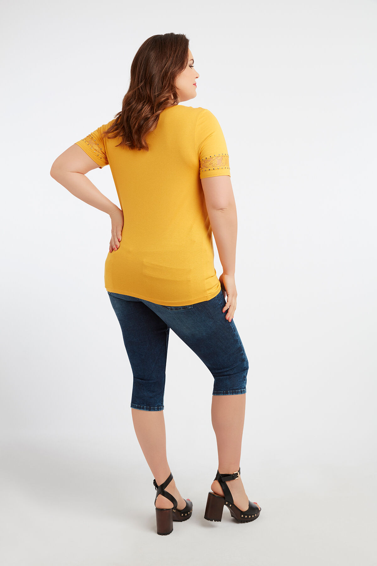 T-shirt avec d&eacute;tails en dentelle image number 4