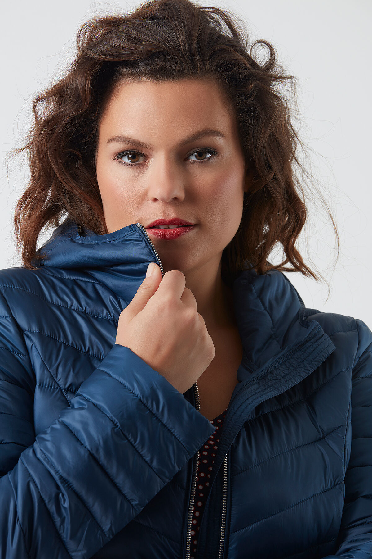 Doudoune l&eacute;g&egrave;rement matelass&eacute;e image number 4