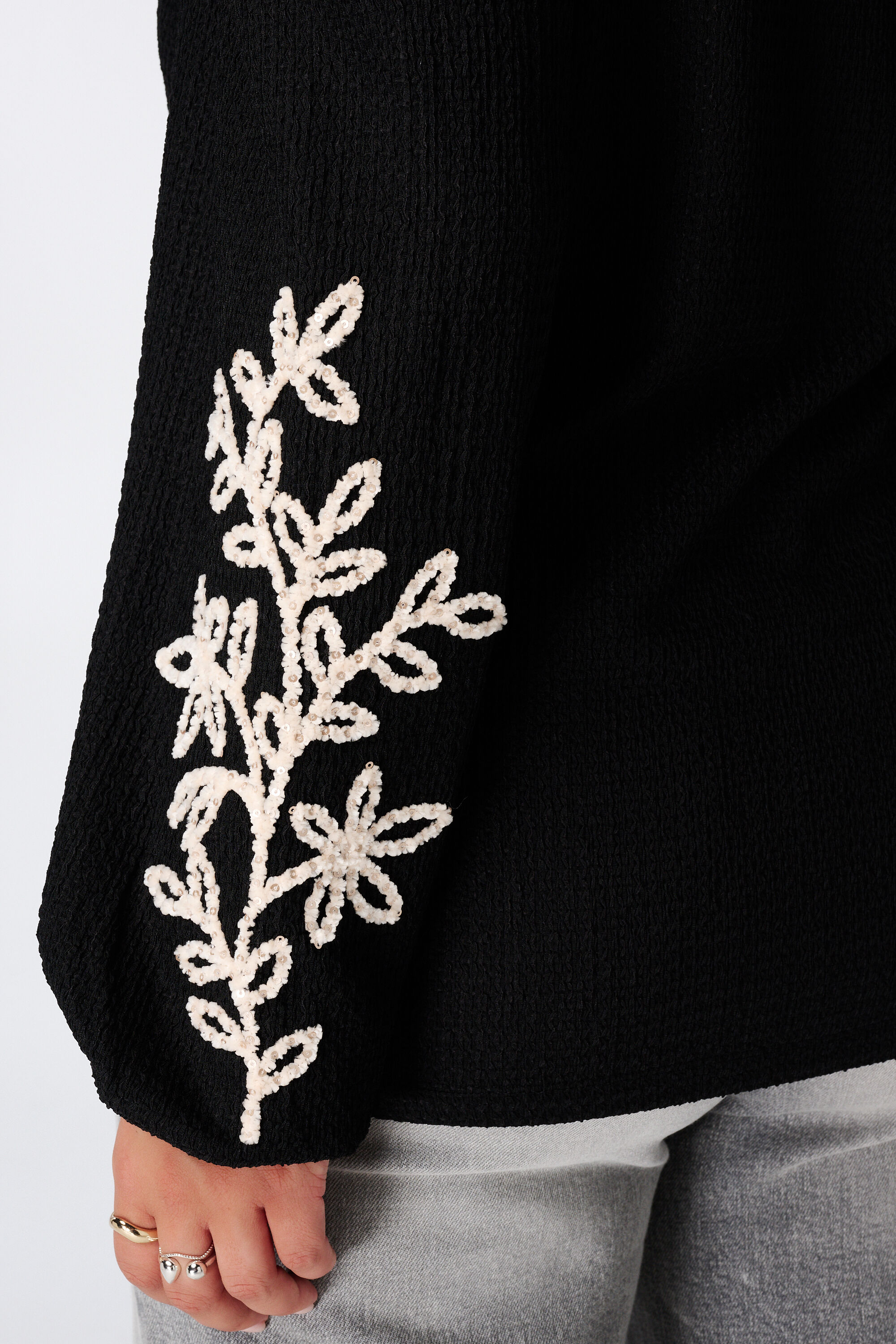 Haut avec broderie image number 6