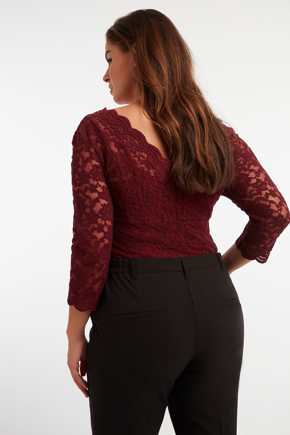 Haut en dentelle image number 4