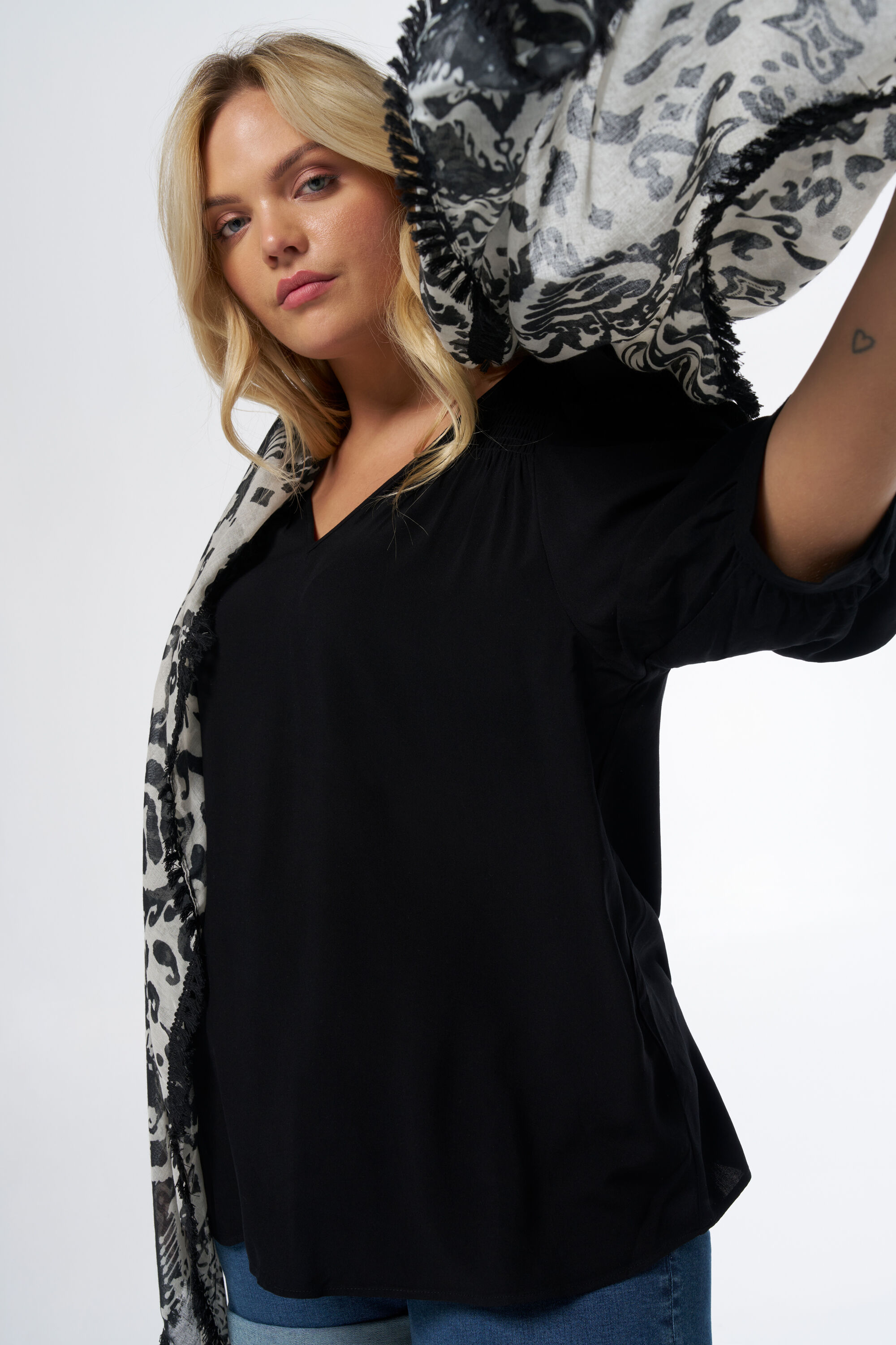 &Eacute;charpe &agrave; imprim&eacute;   image number 2