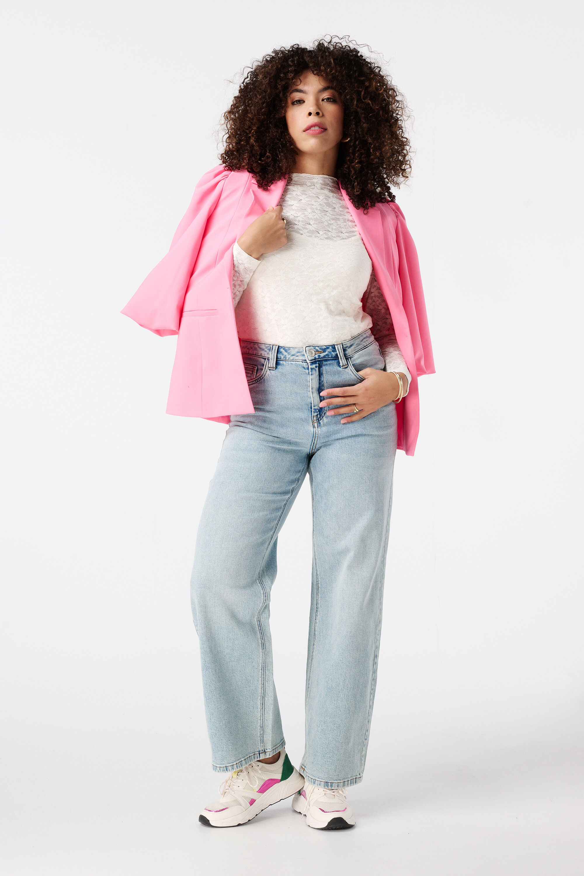 Haut en dentelle avec col ferm&eacute; image number 6