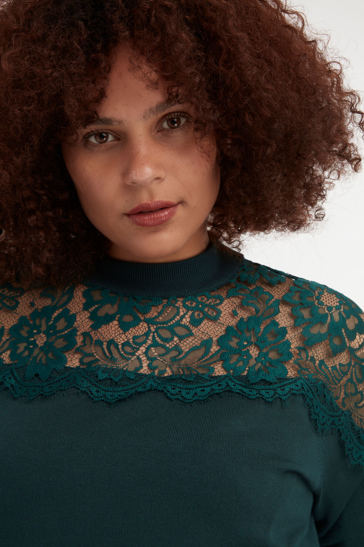 Pull avec dentelle image number 4