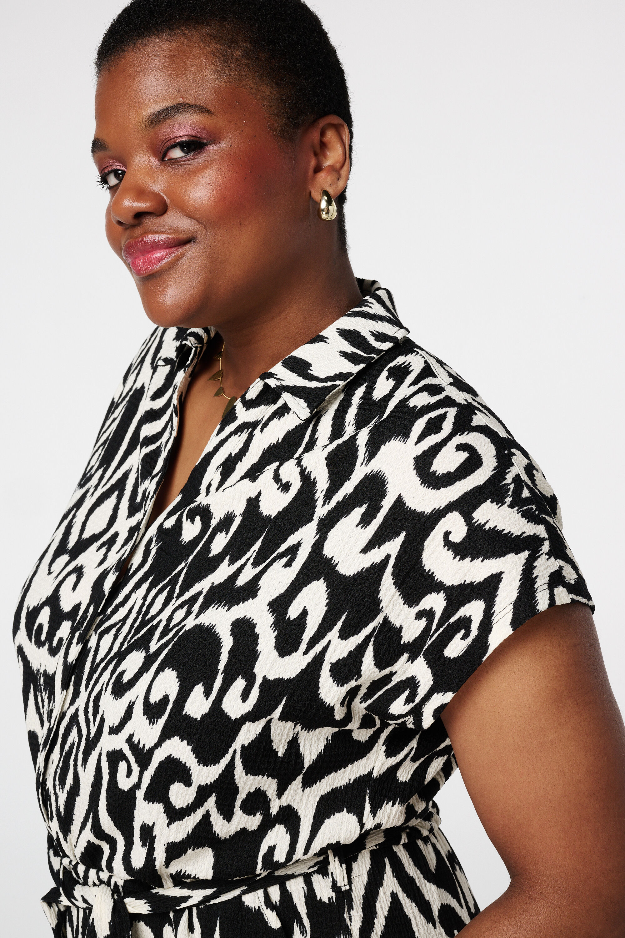 Combinaison avec n&oelig;ud papillon image number 3