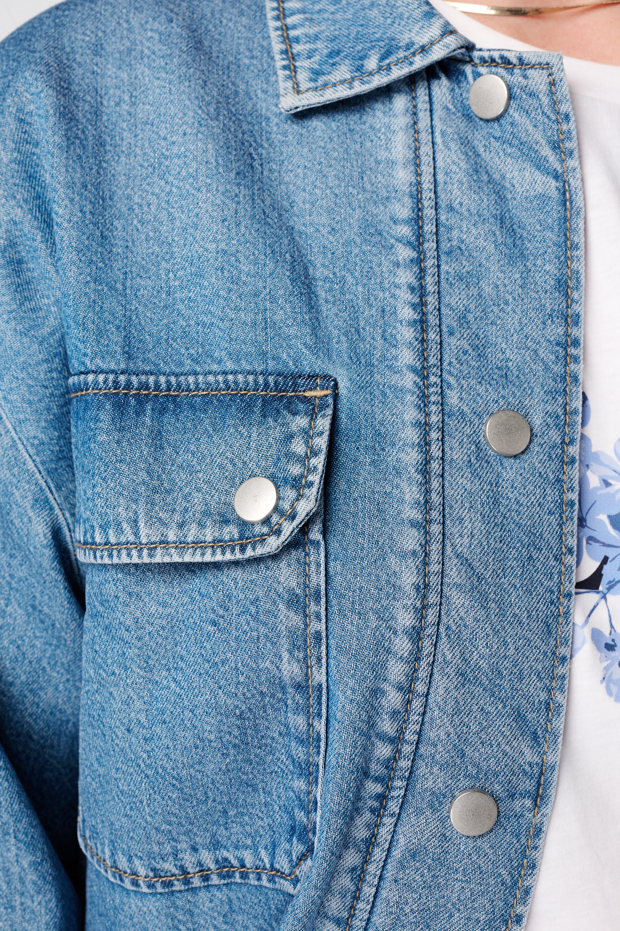 Veste en jean avec cordons &agrave; nouer image number 6