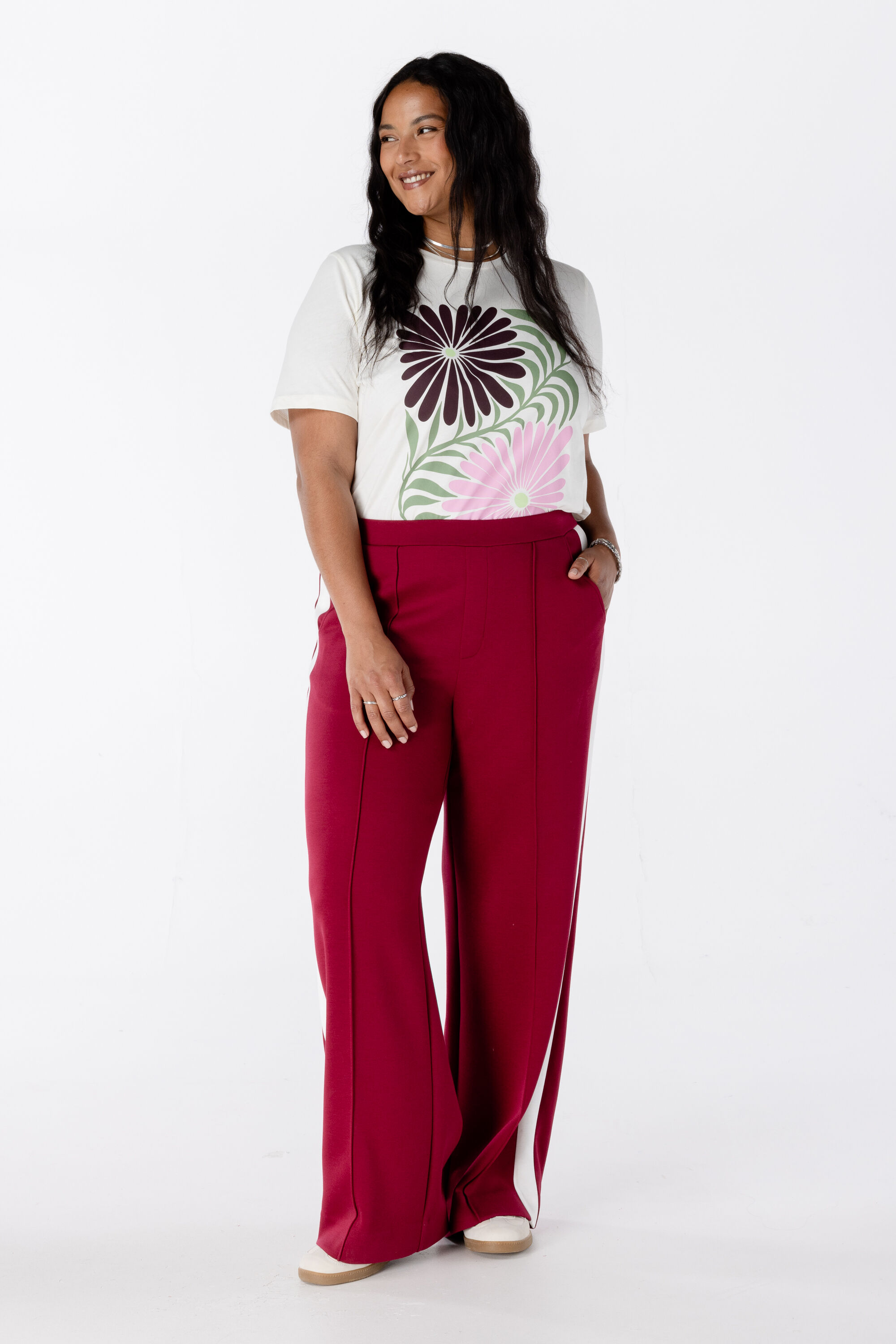 Pantalon large avec rayures contrastantes image number 6