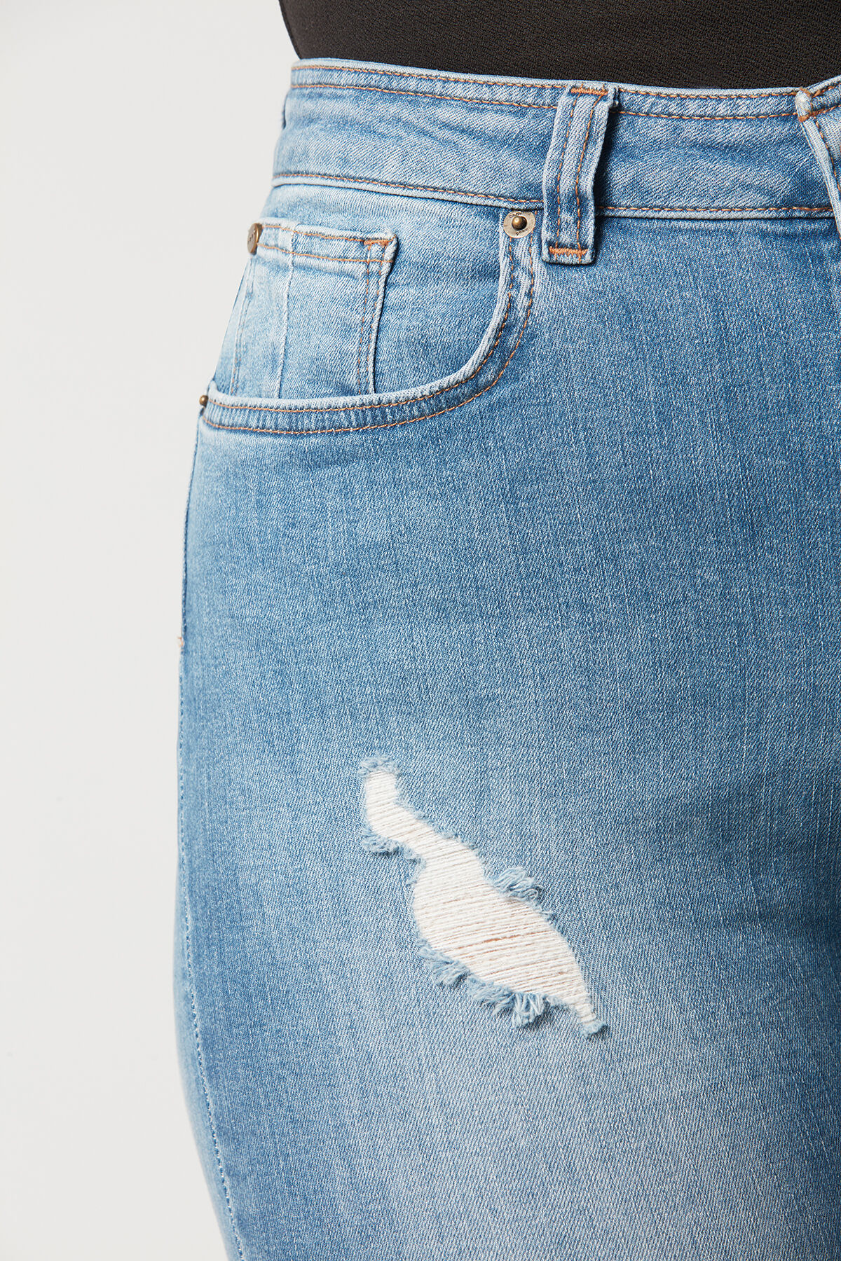 Jean skinny d&eacute;lav&eacute; A-shape image number 6