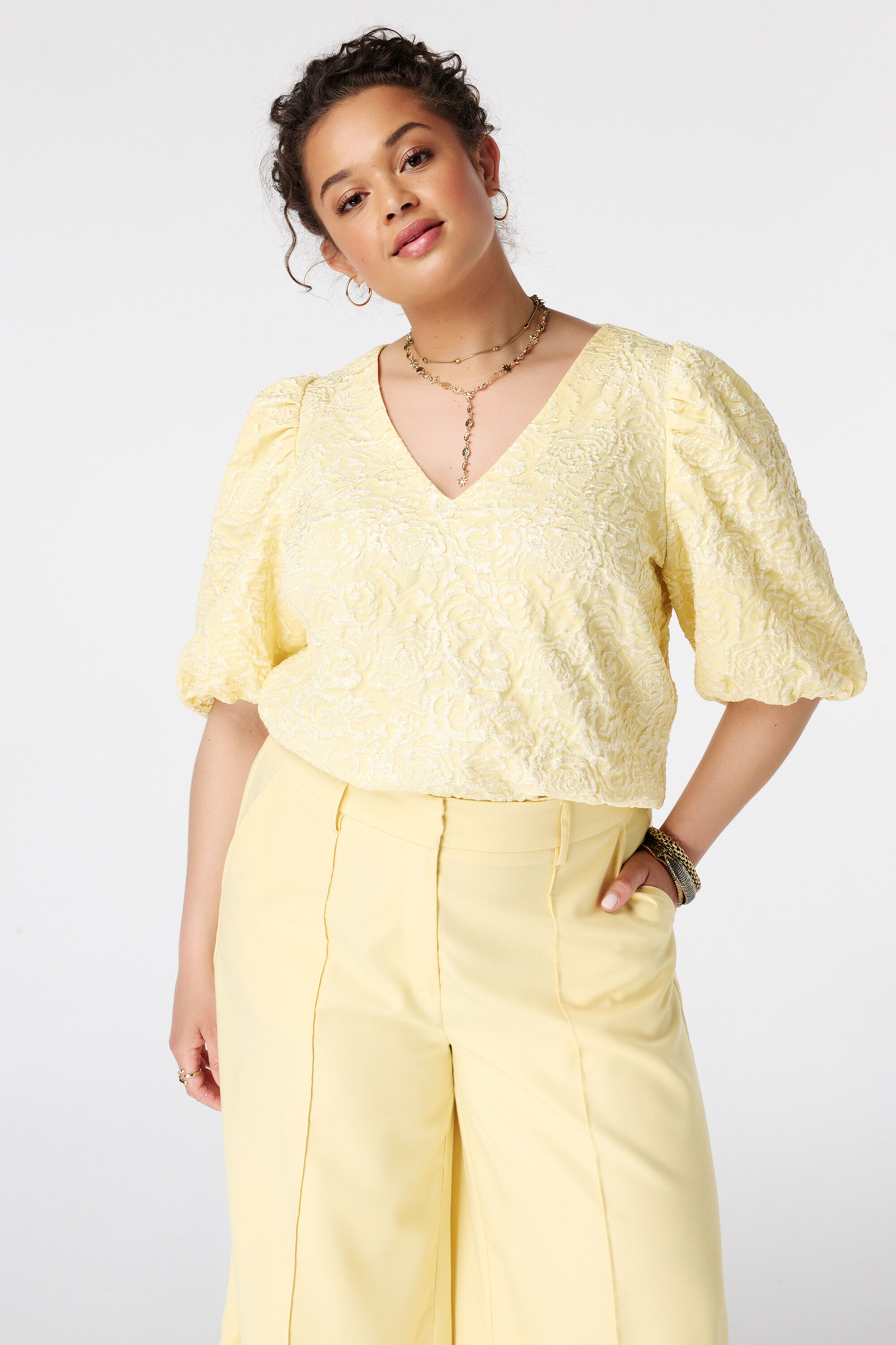 Blouse jacquard &agrave; manches bouffantes