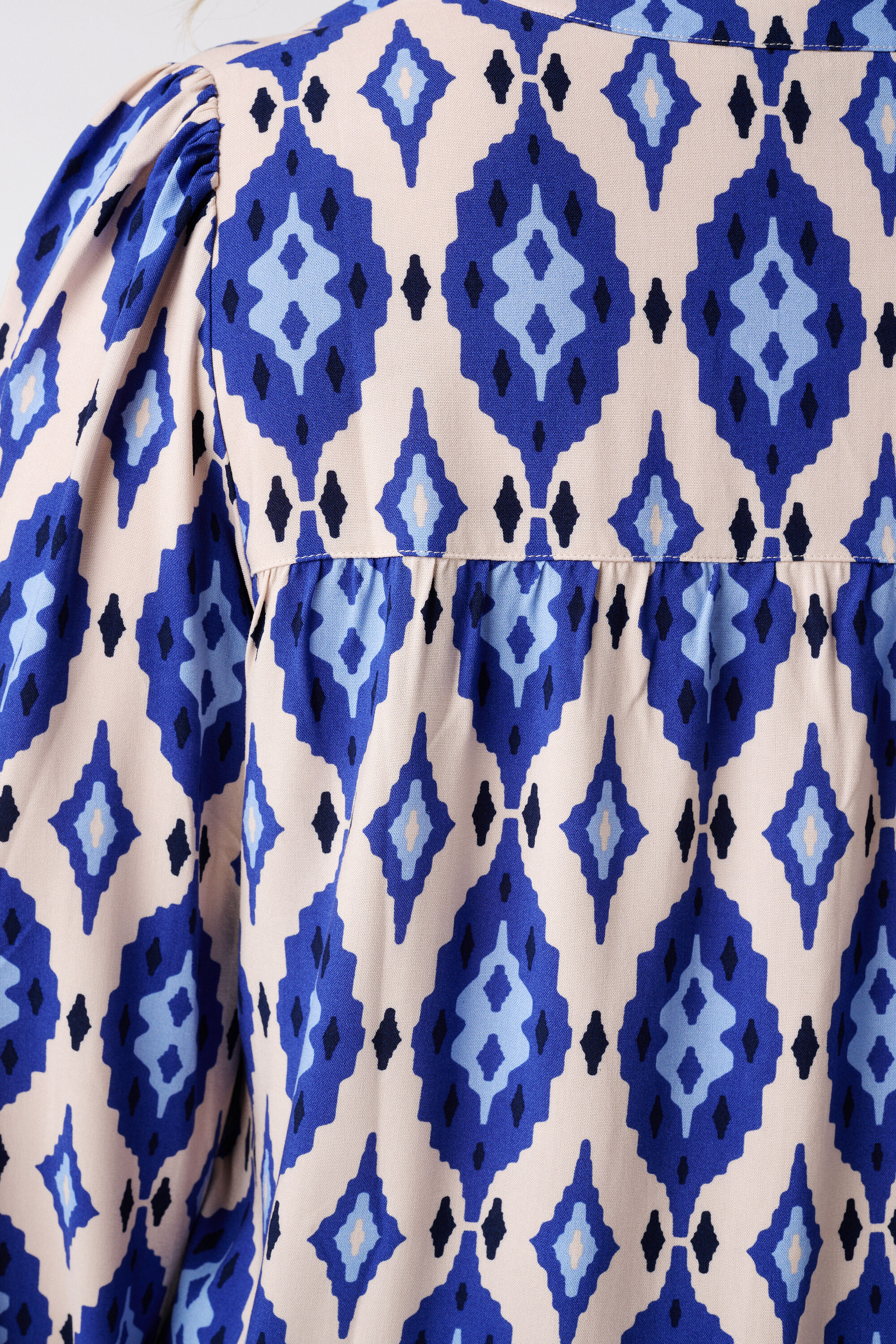 Blouse imprim&eacute;e avec bobines image number 6