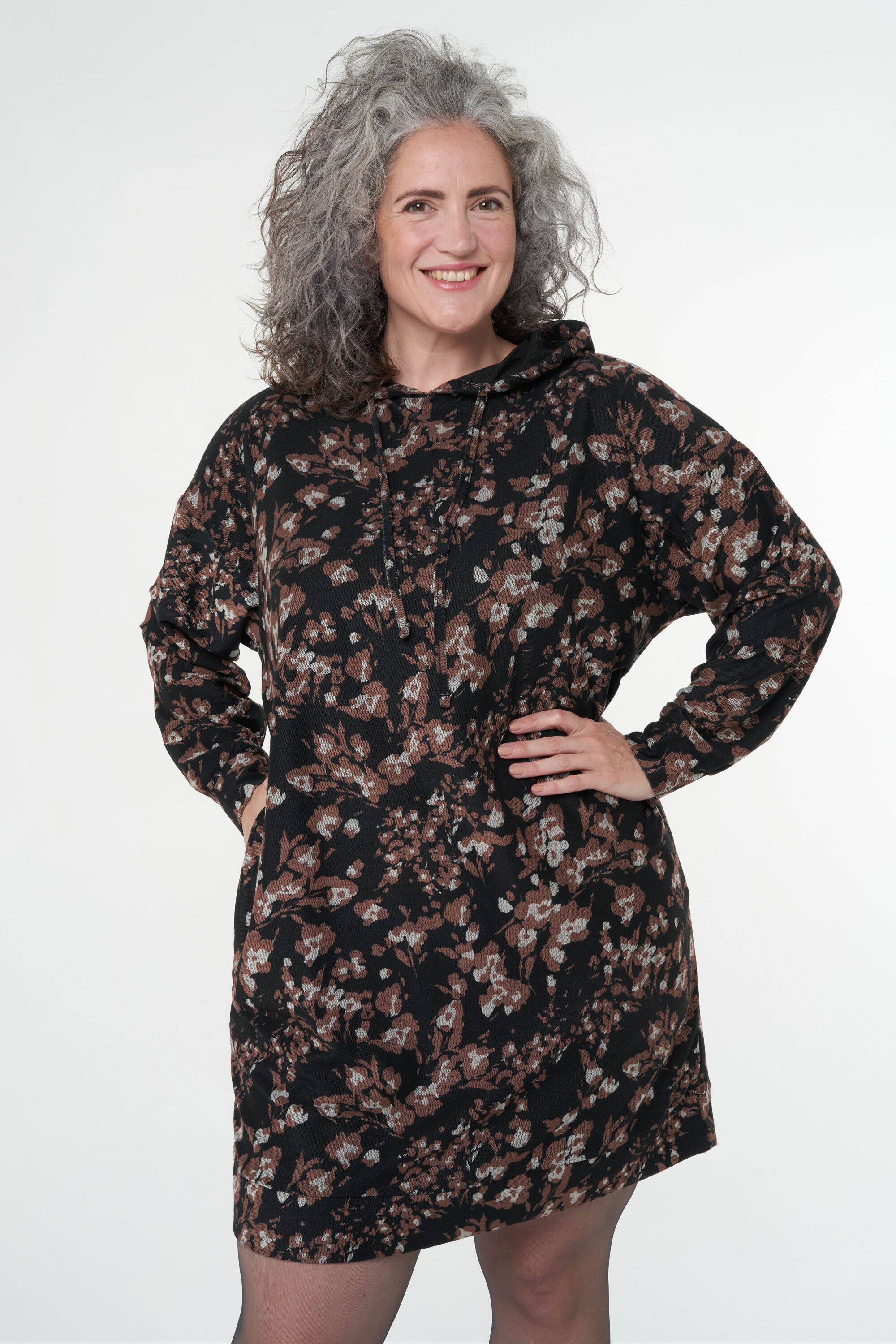 Robe-sweat &agrave; capuche image number 0