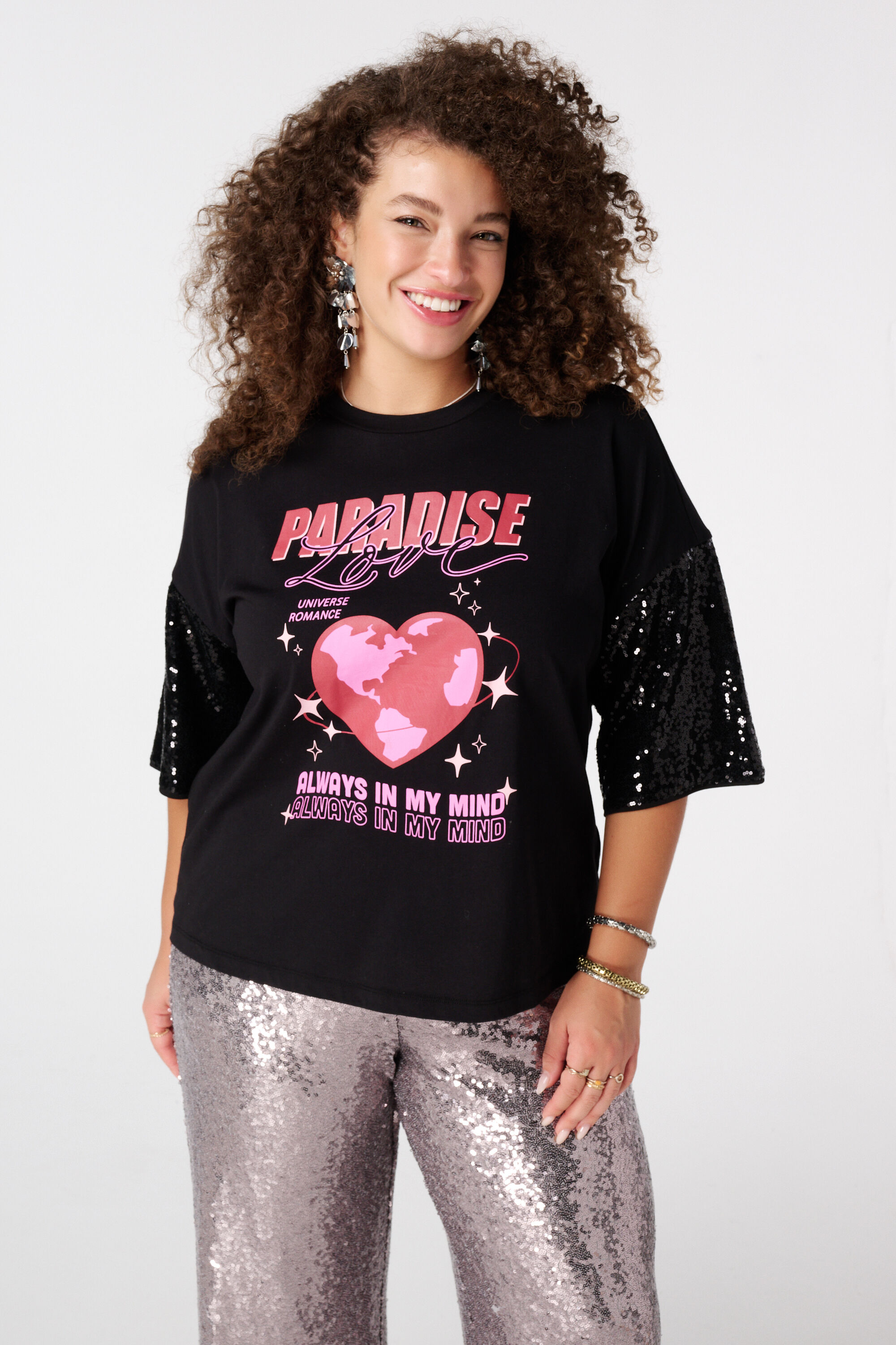 T-shirt oversize &agrave; manches paillet&eacute;es