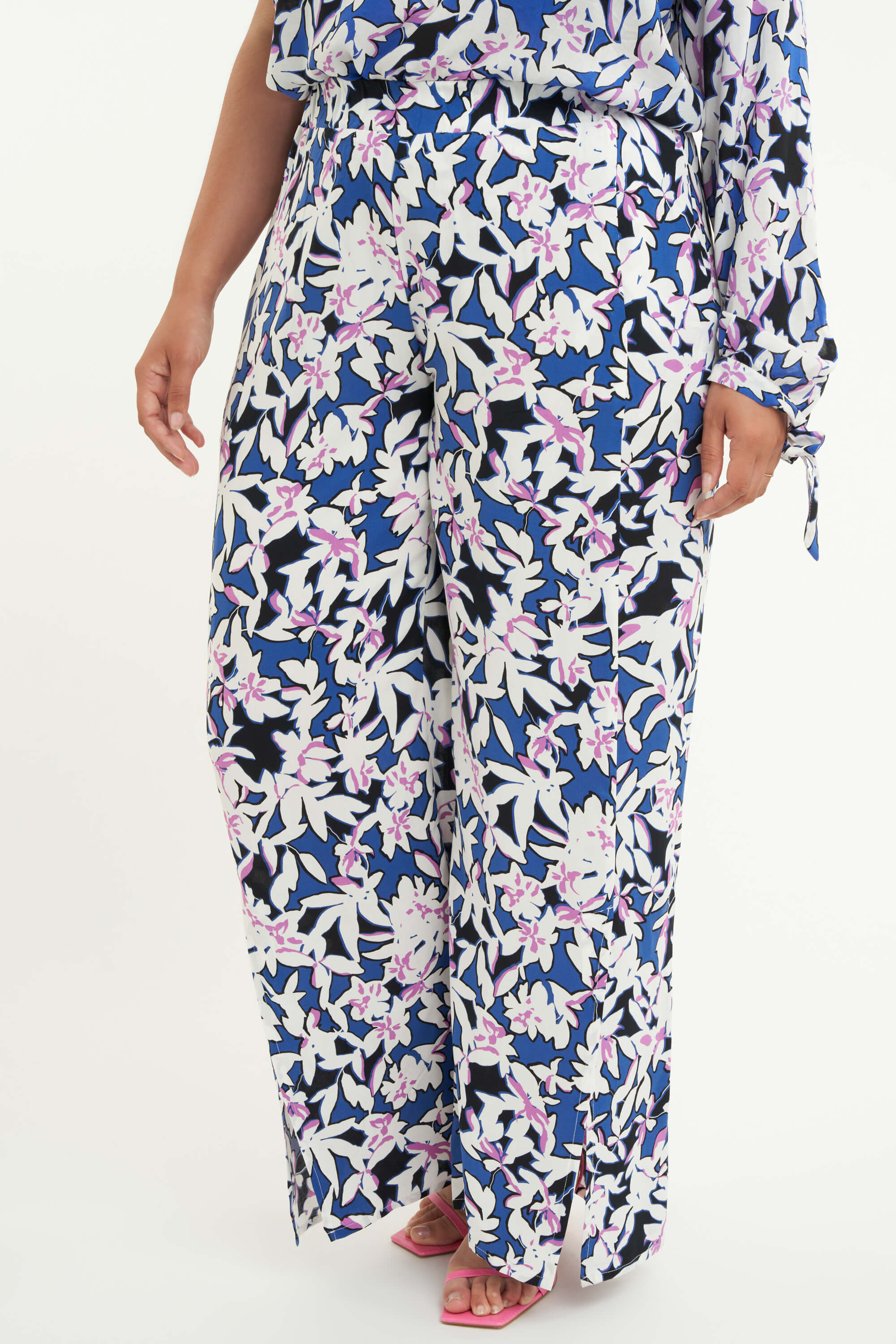 Pantalon large avec une fente image number 5