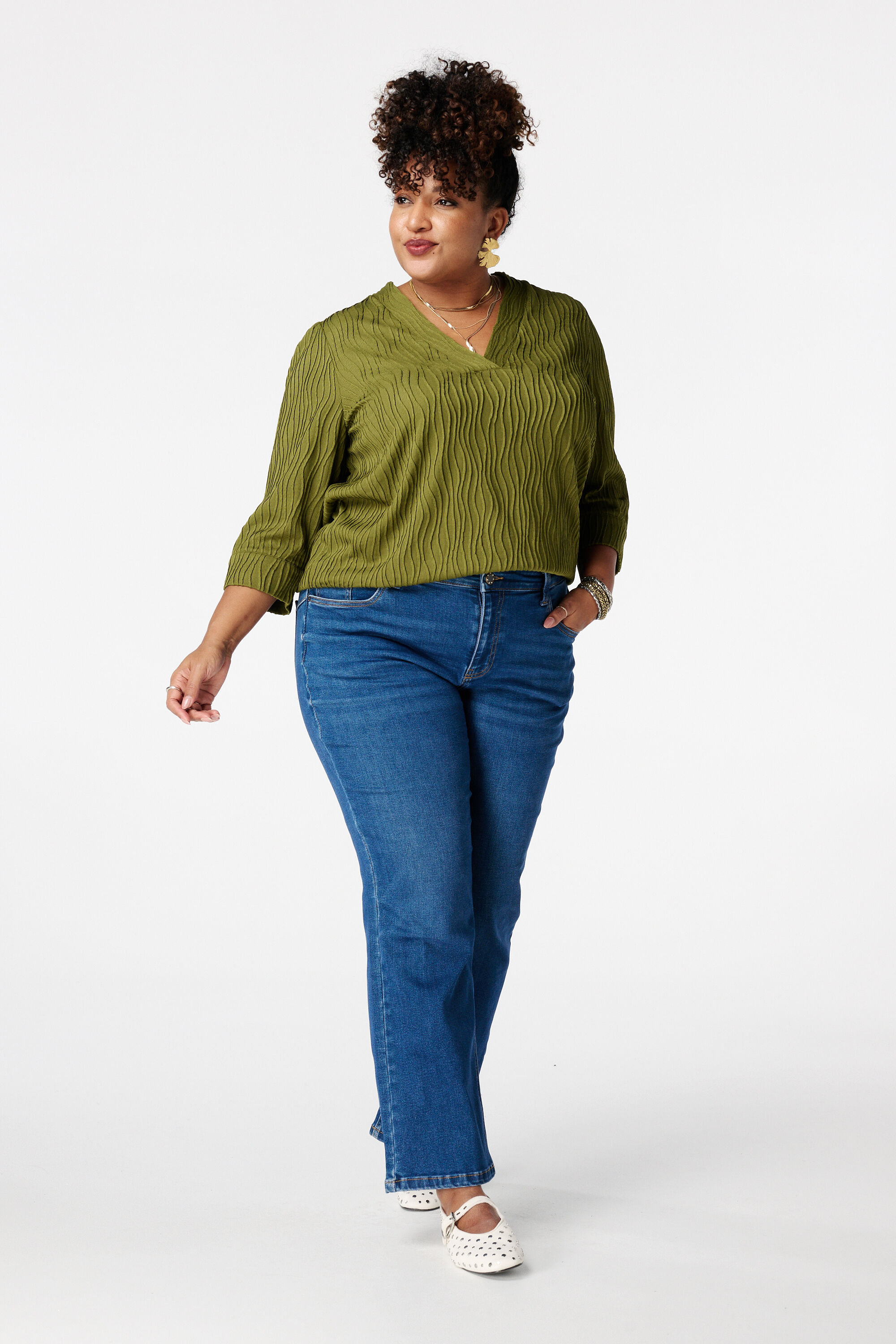 Haut avec structure ondul&eacute;e image number 5