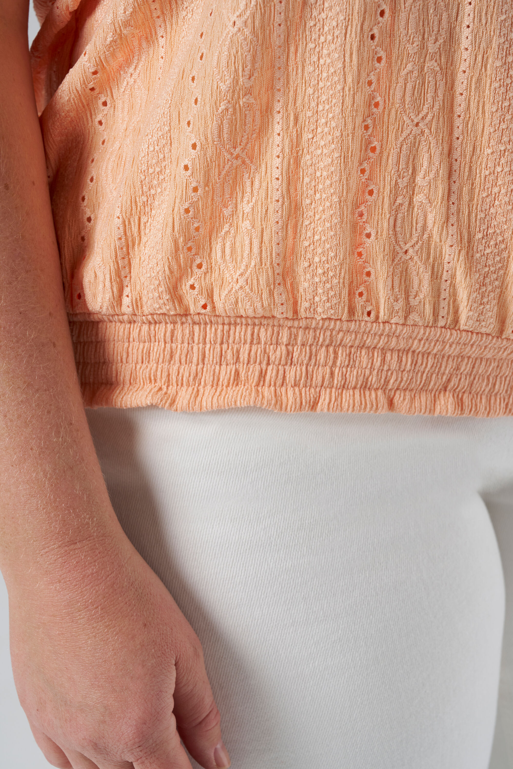 Haut avec col en V image number 4