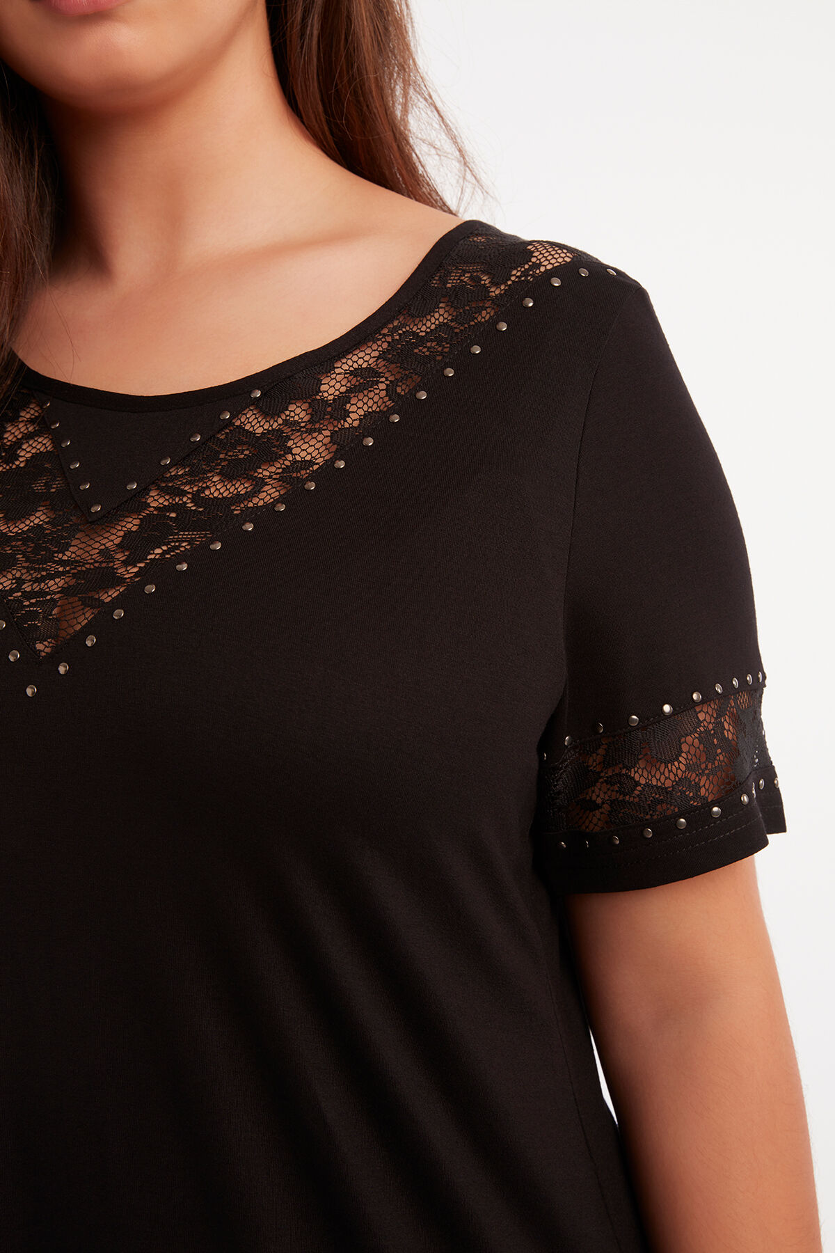 Tunique avec d&eacute;tails en dentelle image number 4
