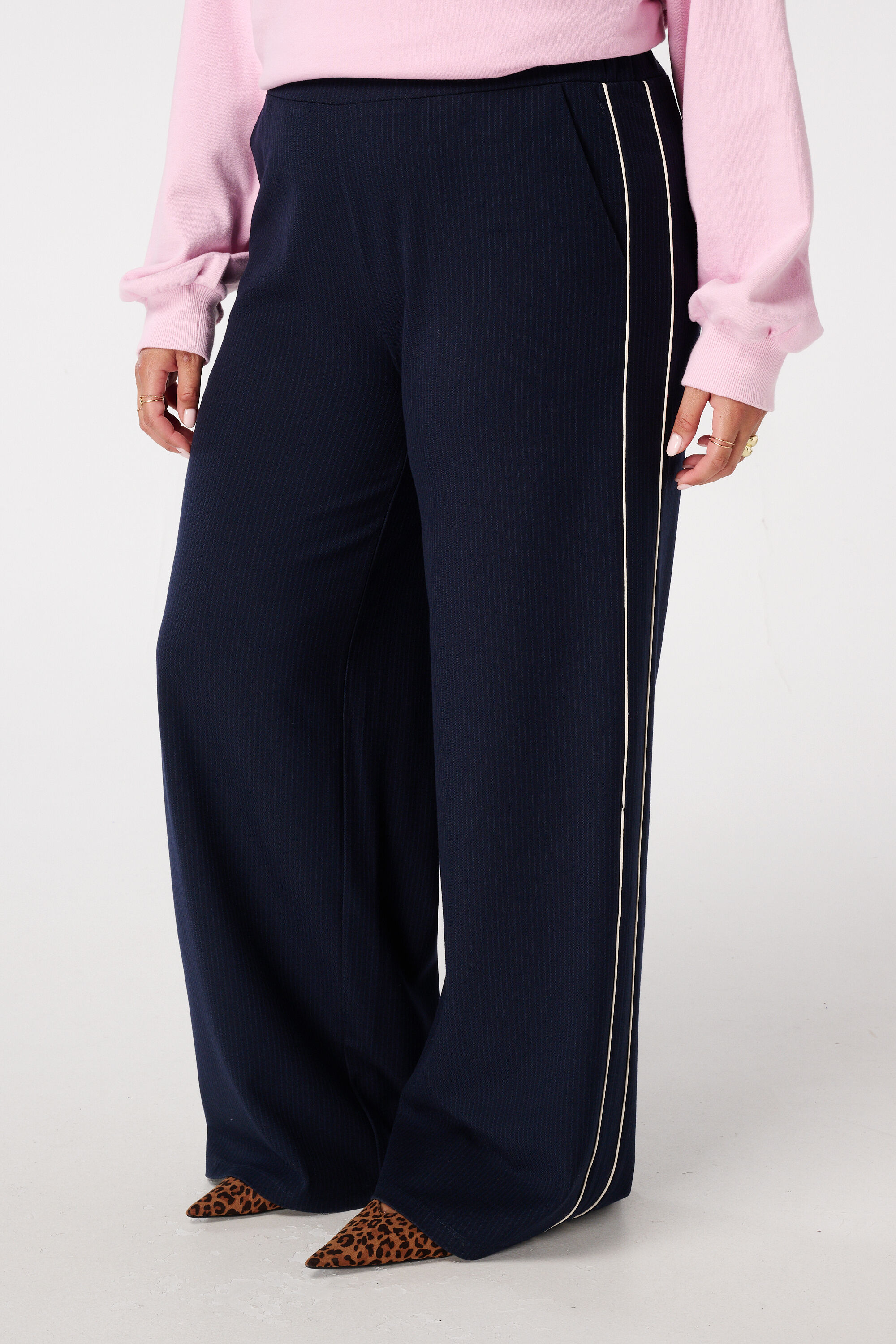 Pantalon ray&eacute; image number 5