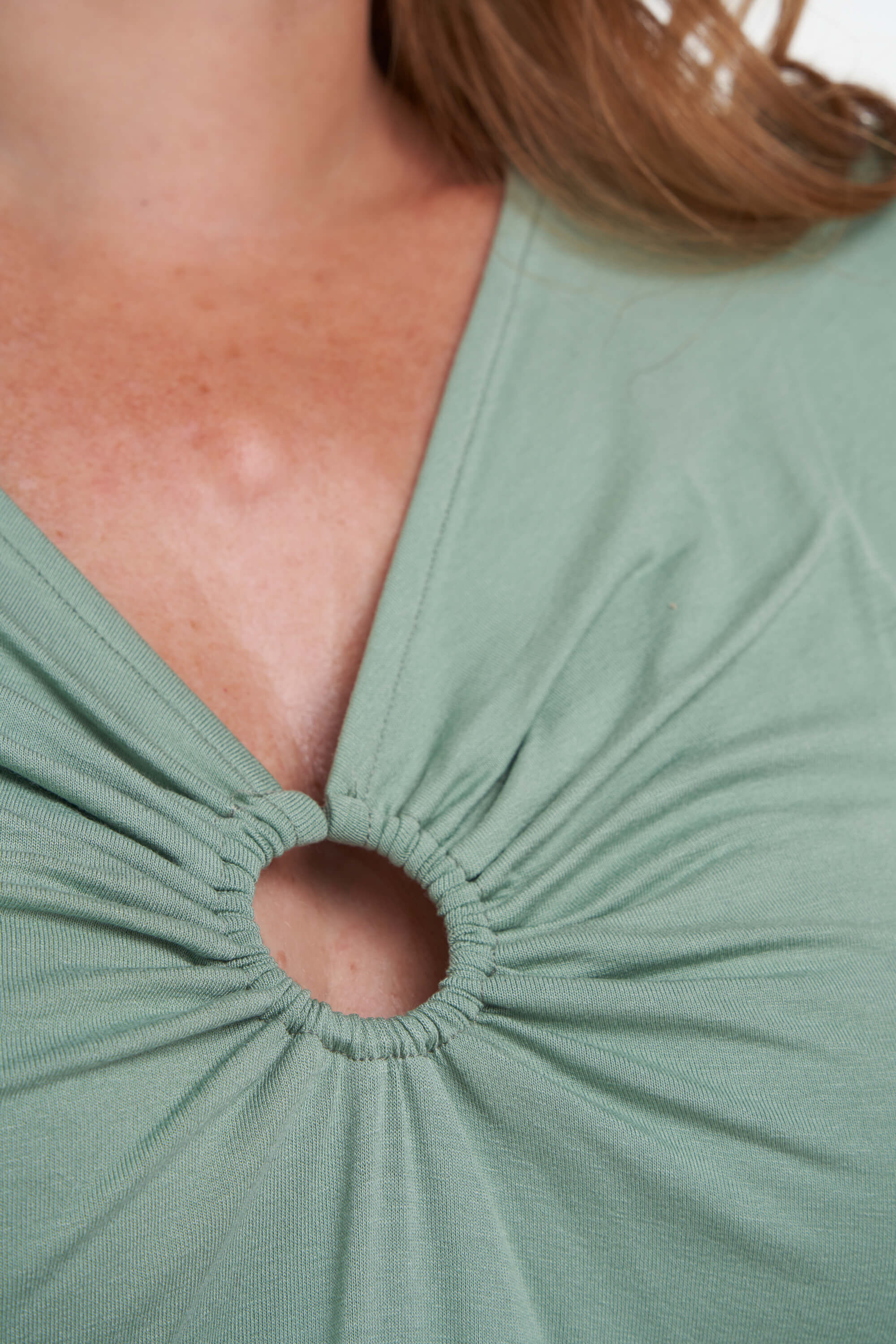 Haut avec anneau image number 4