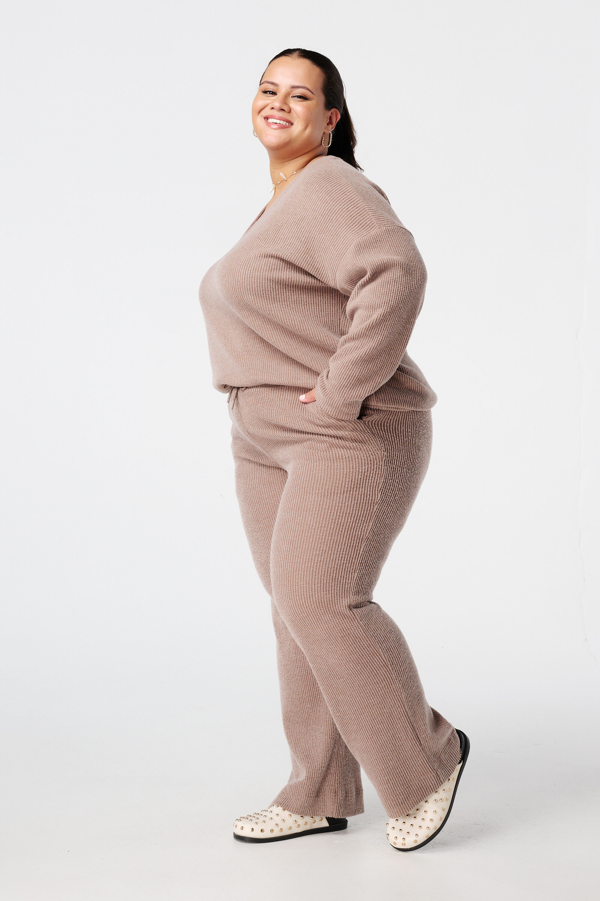 Pull finement tricot&eacute; image number 5