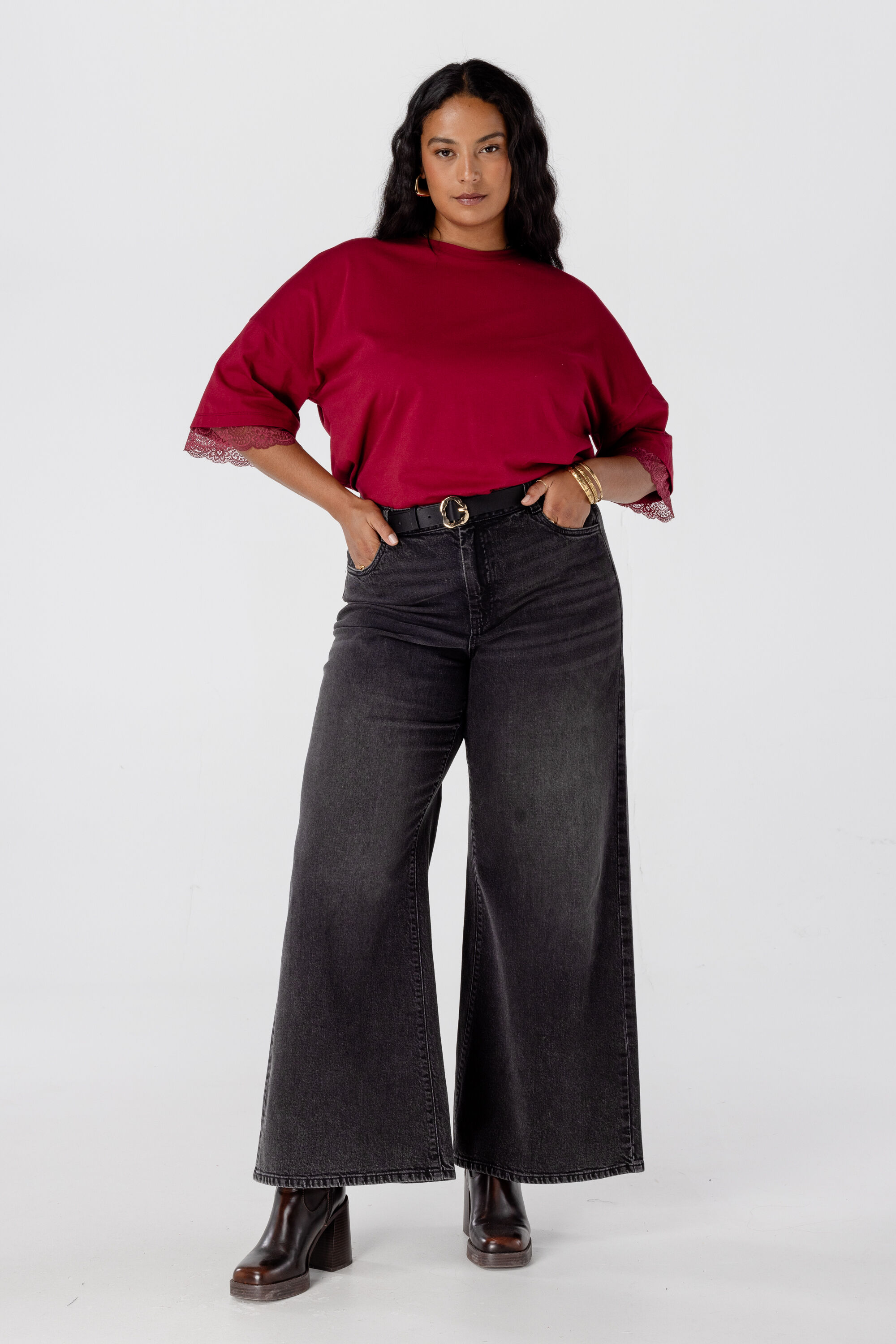 T-shirt avec d&eacute;tails en dentelle image number 5