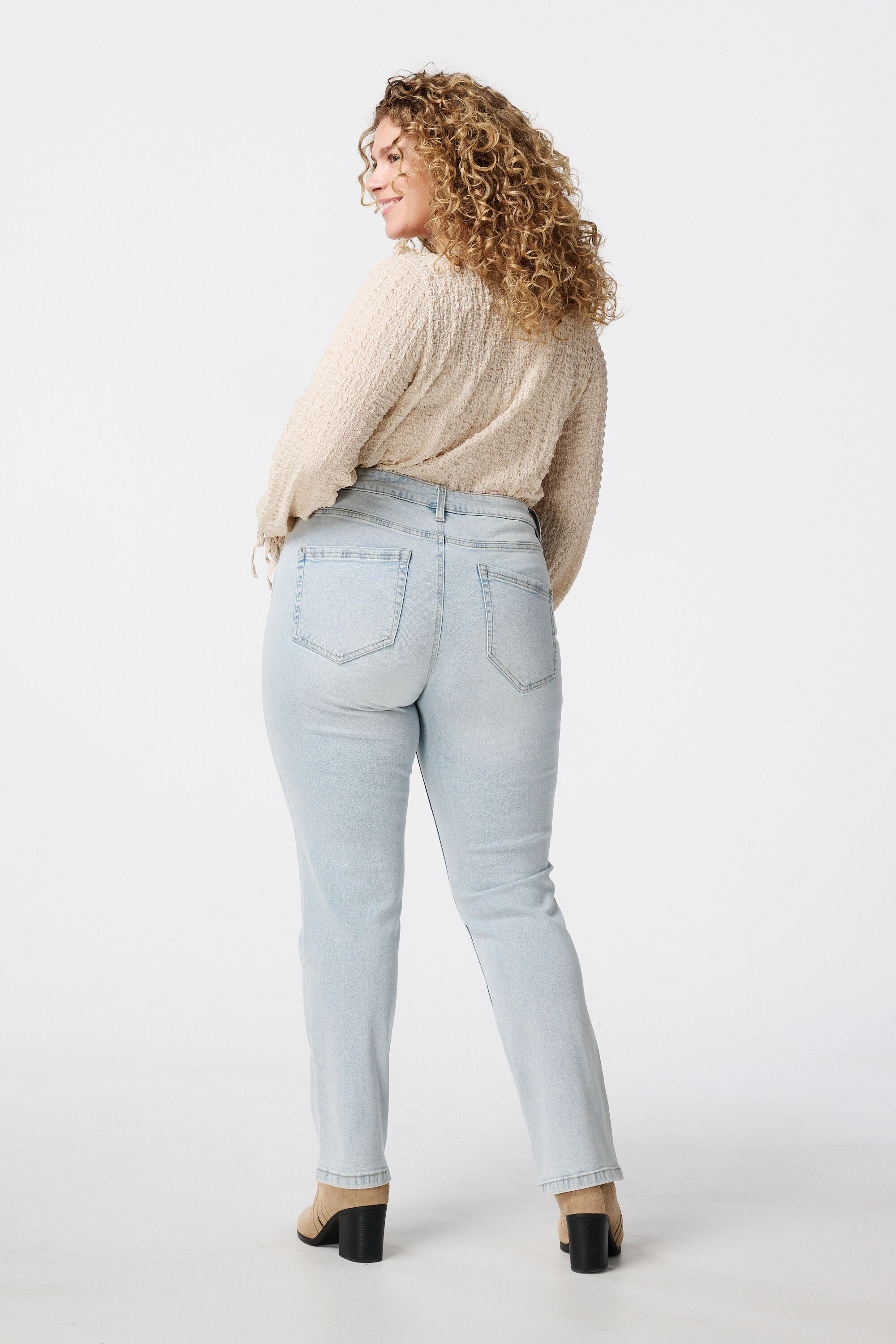 Jean droit LILY image number 3