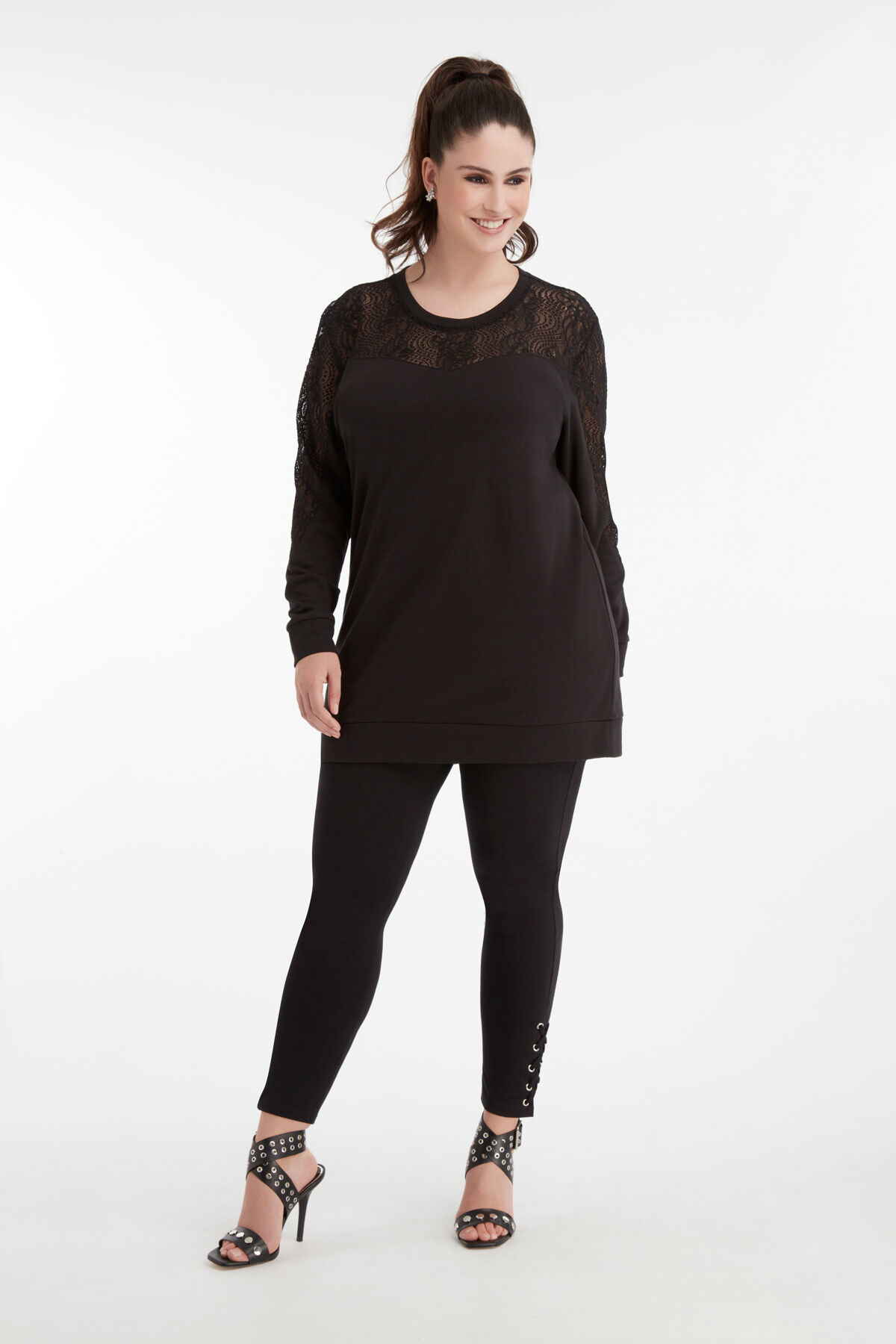 Pull avec dentelle image number 6