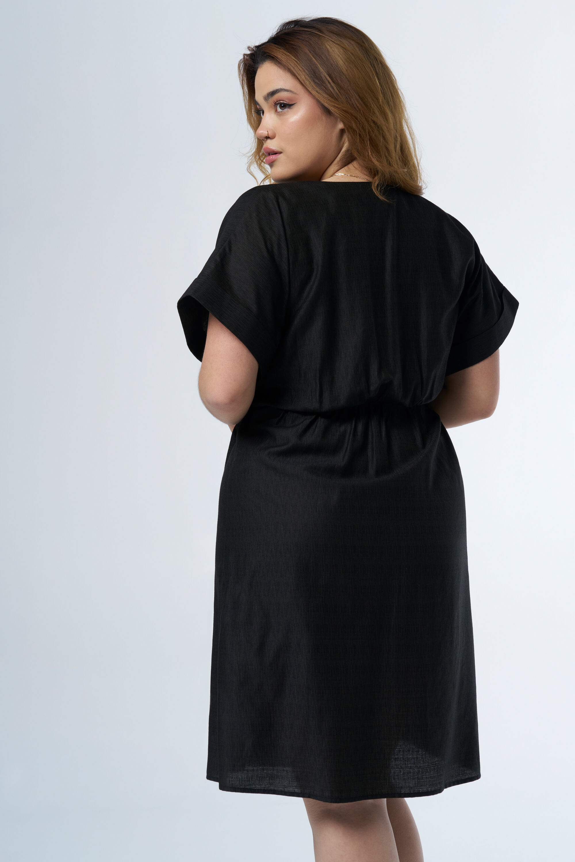 Robe avec d&eacute;tail n&oelig;ud image number 3